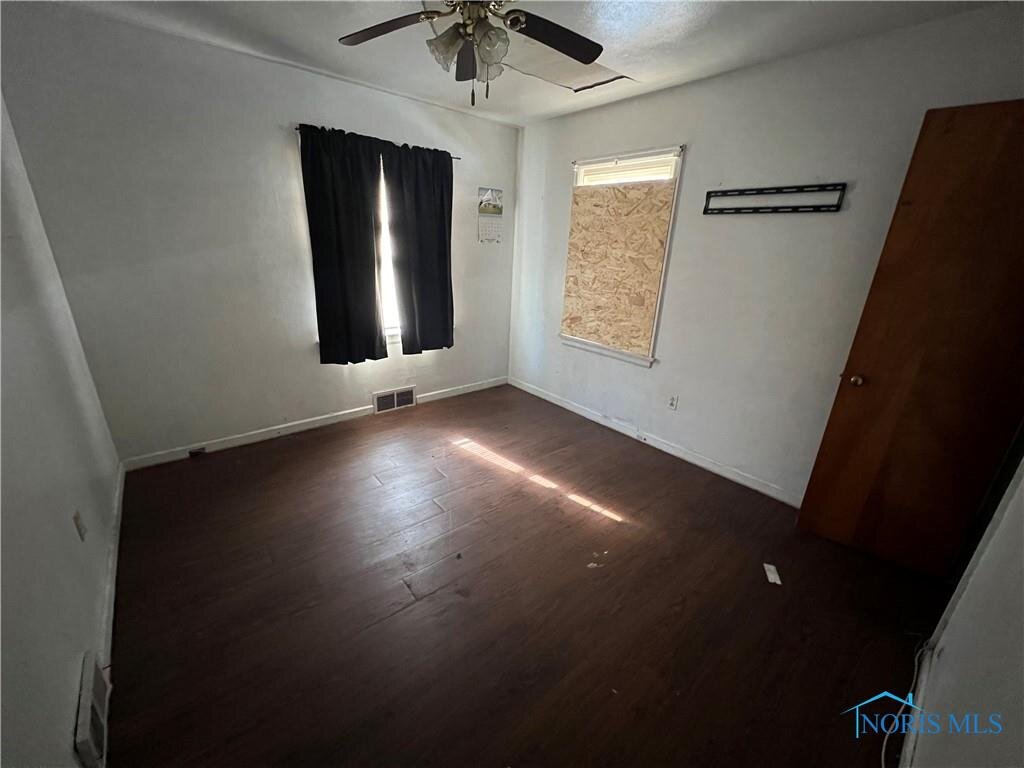 Image for MINIMUM BID AUCTION $55,000! 949 Fries Ave