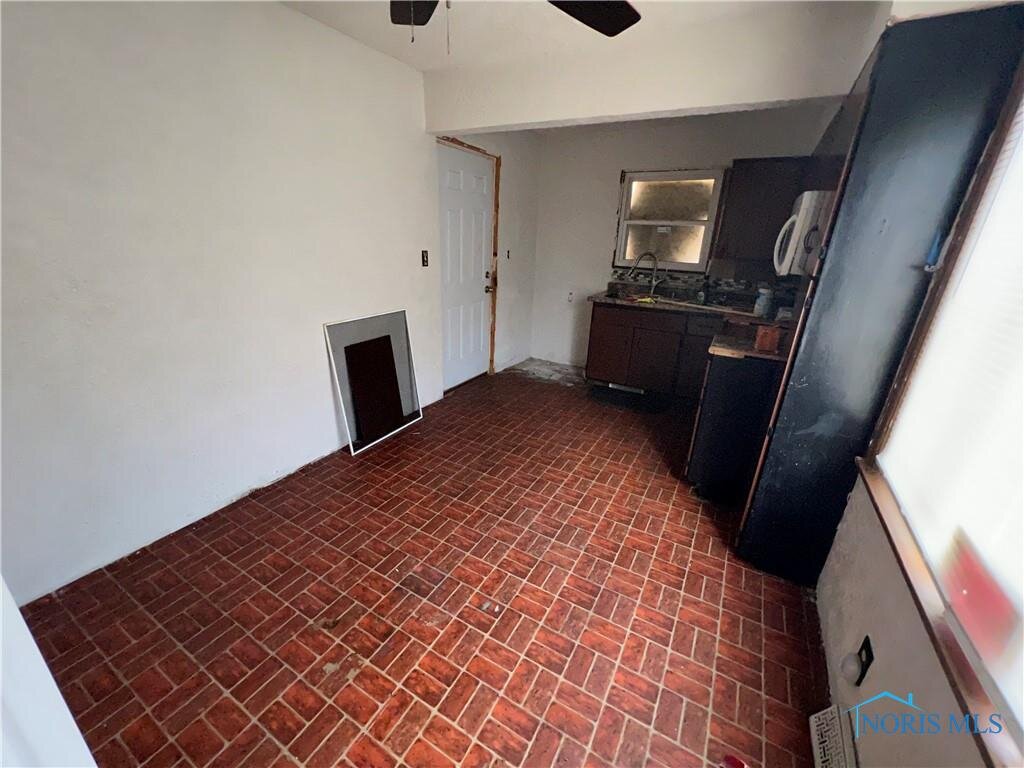 Image for MINIMUM BID AUCTION $55,000! 949 Fries Ave