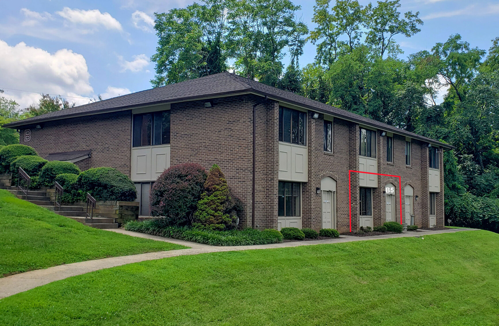Suite B5 in Lakeside Plaza Office Complex