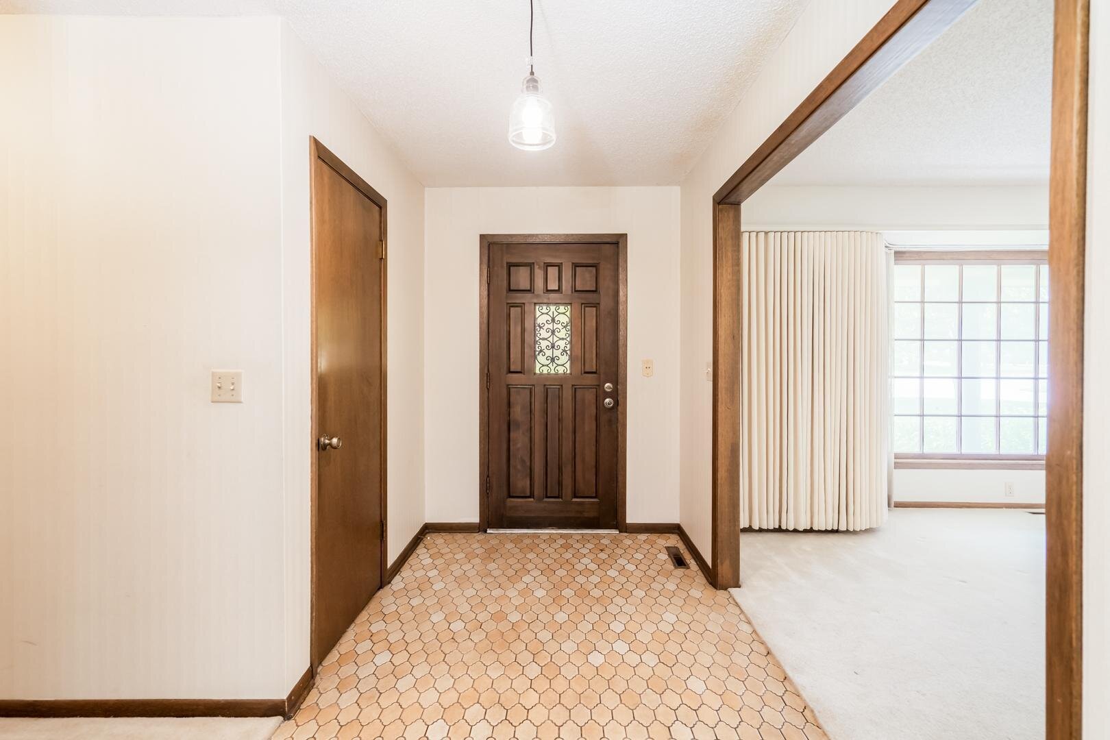 14408 E Willowbend Cir, Wichita, KS: ONLINE ONLY REAL ESTATE AUCTION photo 5