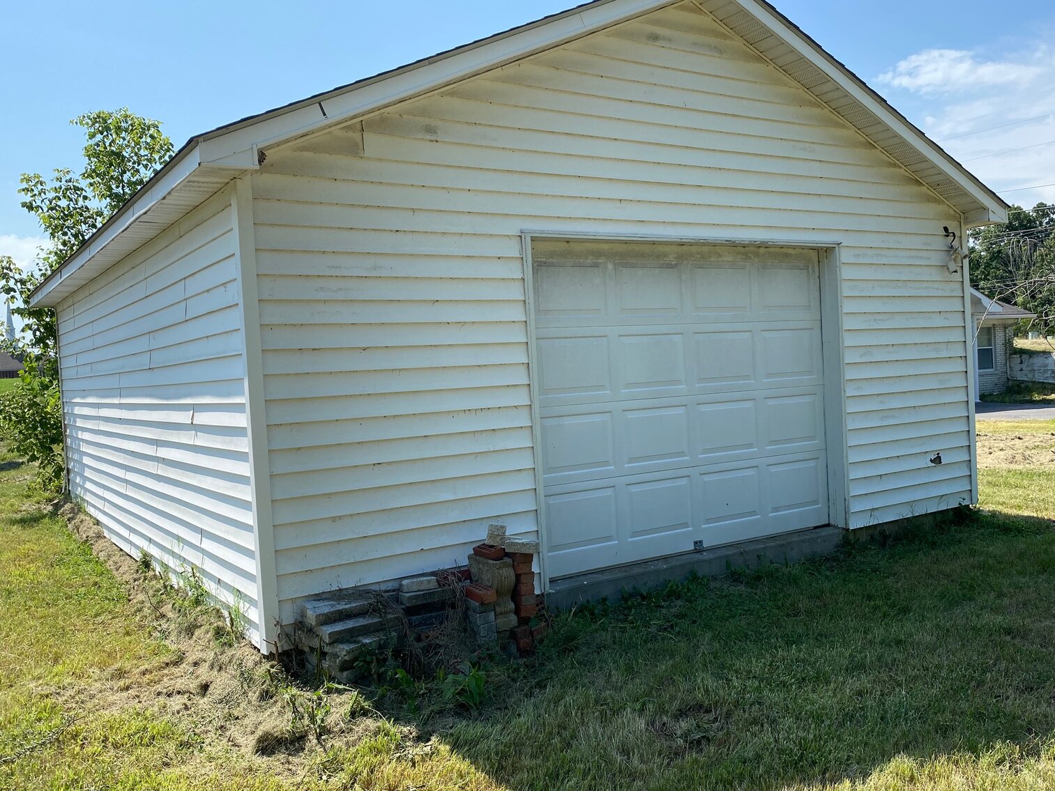 Image for ABSOLUTE ESTATE AUCTION 10153 HIGHWAY 62 CALVERT CITY,KY