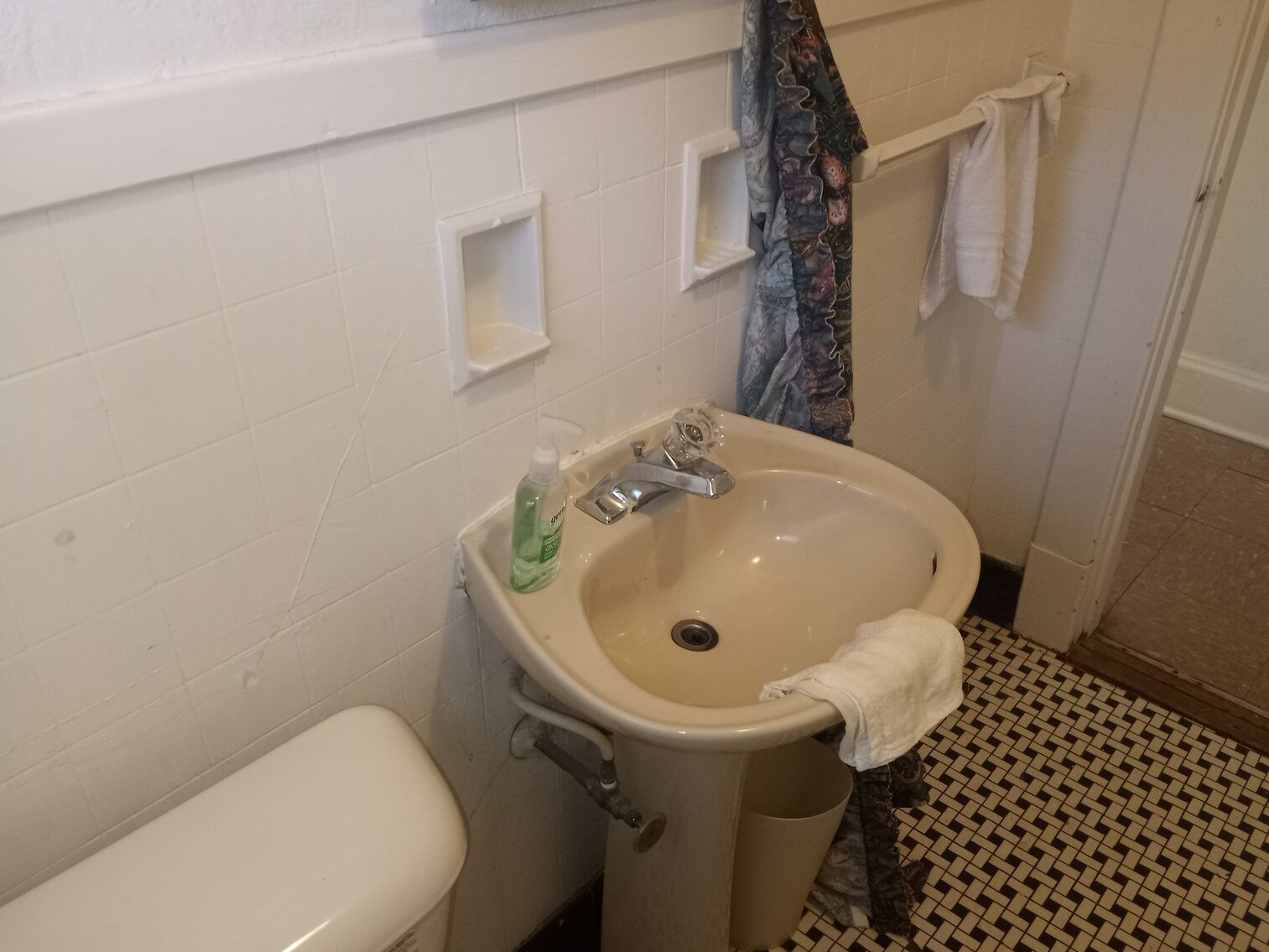 Image for Commercial Investment Opportunity. Former Nail and Hair Salon