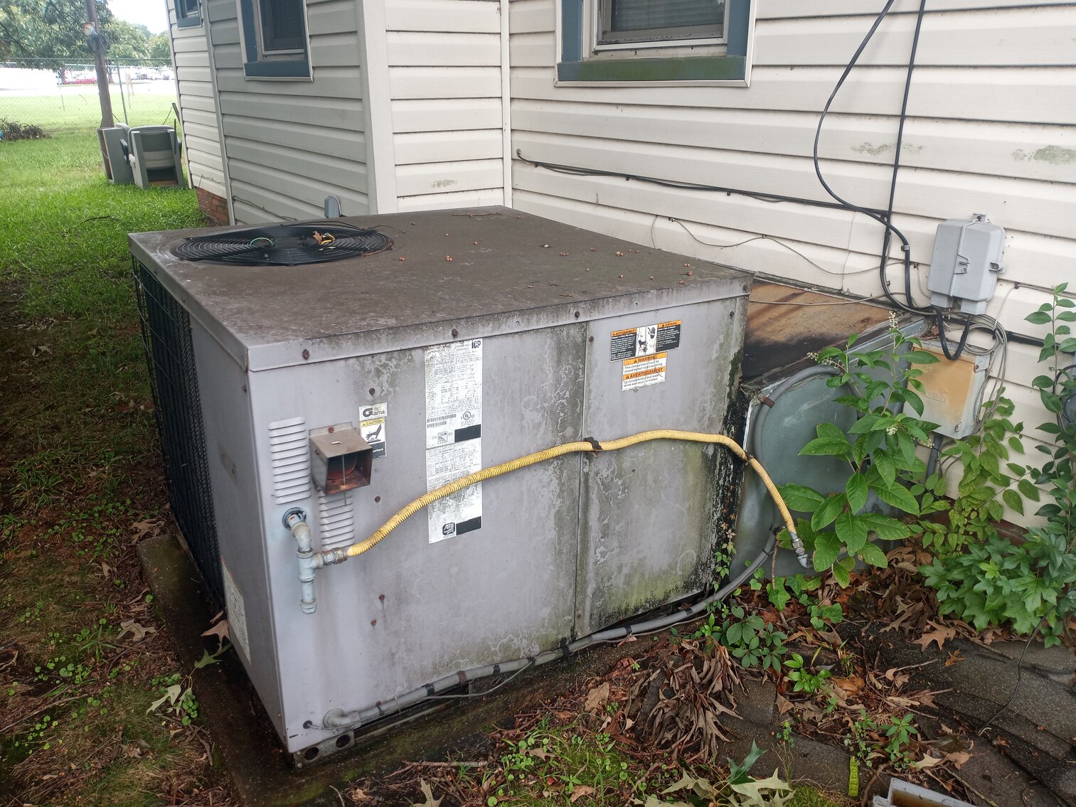 Image for Commercial Investment Opportunity. Former Nail and Hair Salon