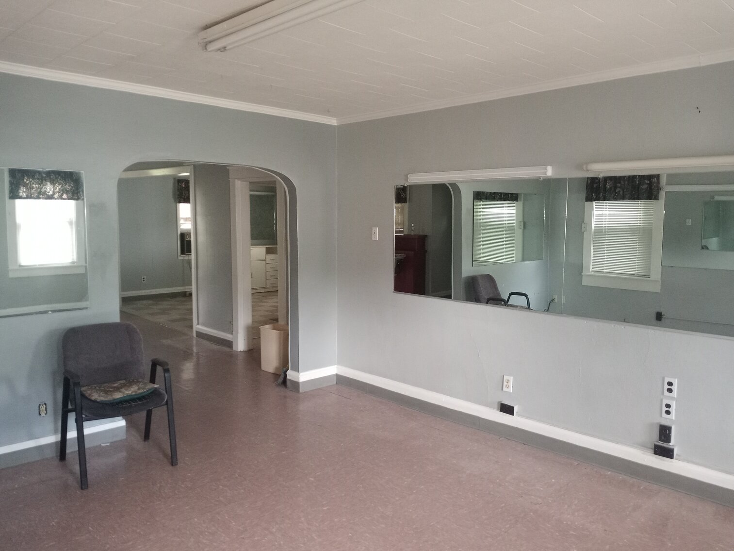 Image for Commercial Investment Opportunity. Former Nail and Hair Salon