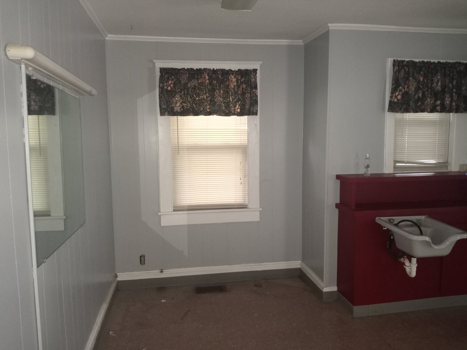 Image for Commercial Investment Opportunity. Former Nail and Hair Salon