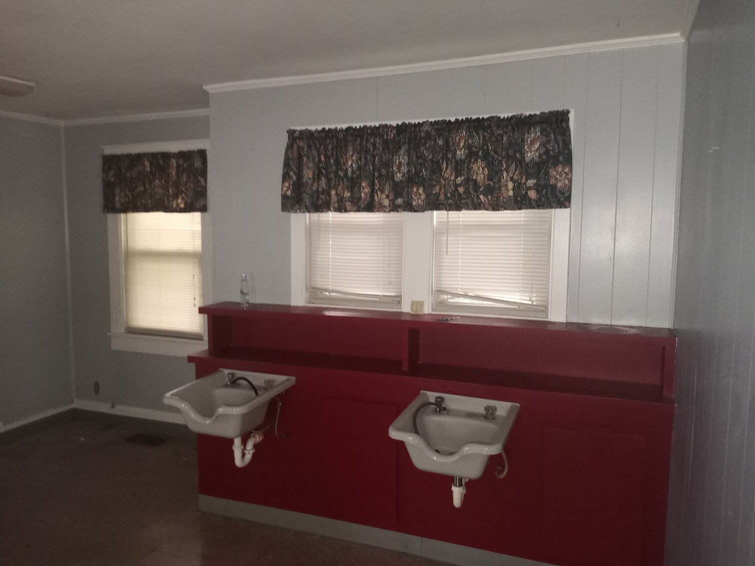 Image for Commercial Investment Opportunity. Former Nail and Hair Salon