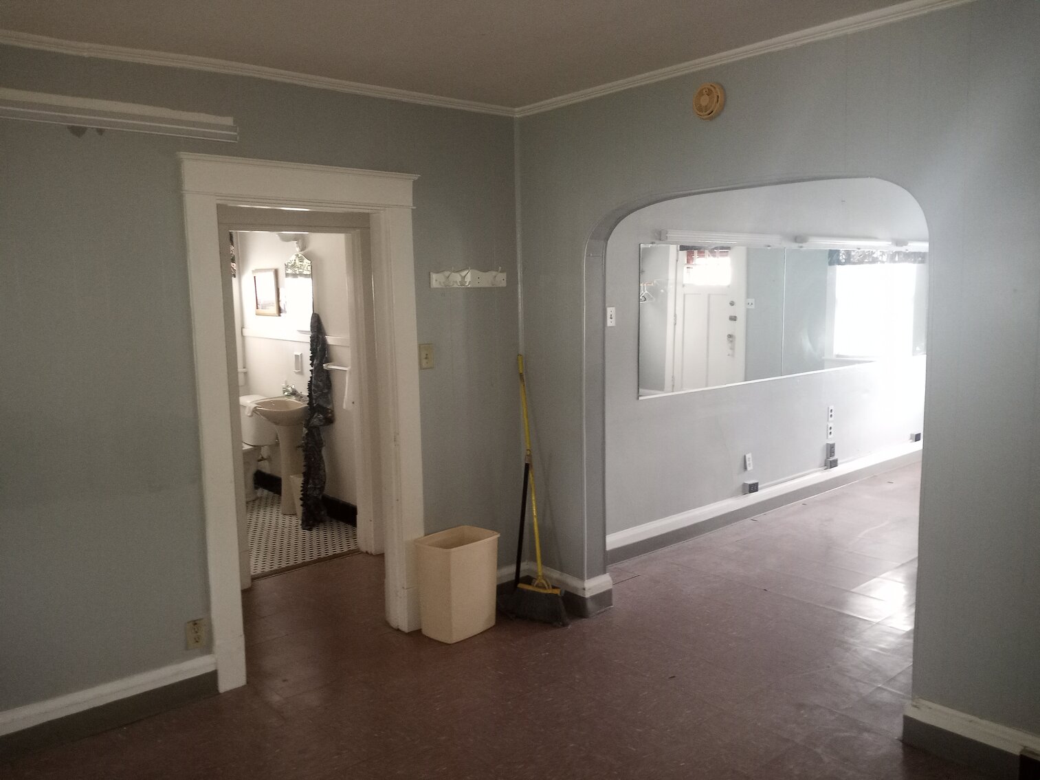 Image for Commercial Investment Opportunity. Former Nail and Hair Salon