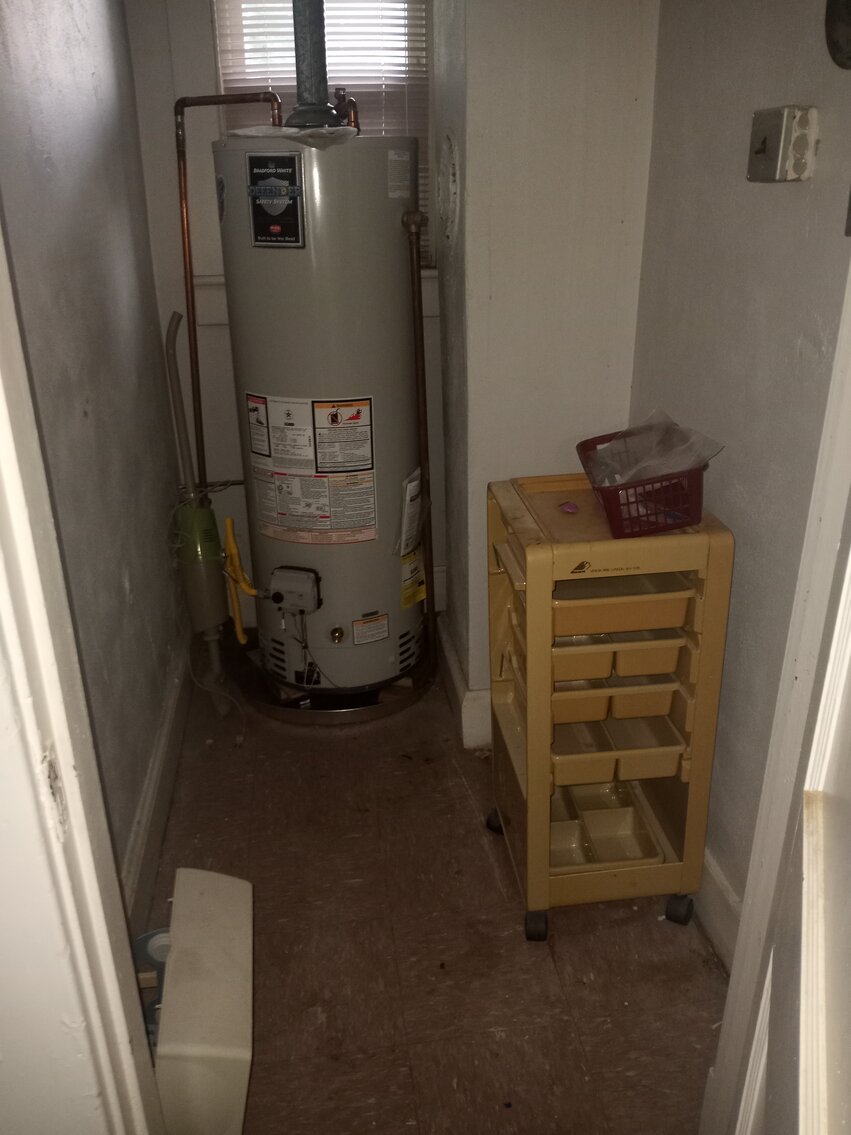 Image for Commercial Investment Opportunity. Former Nail and Hair Salon