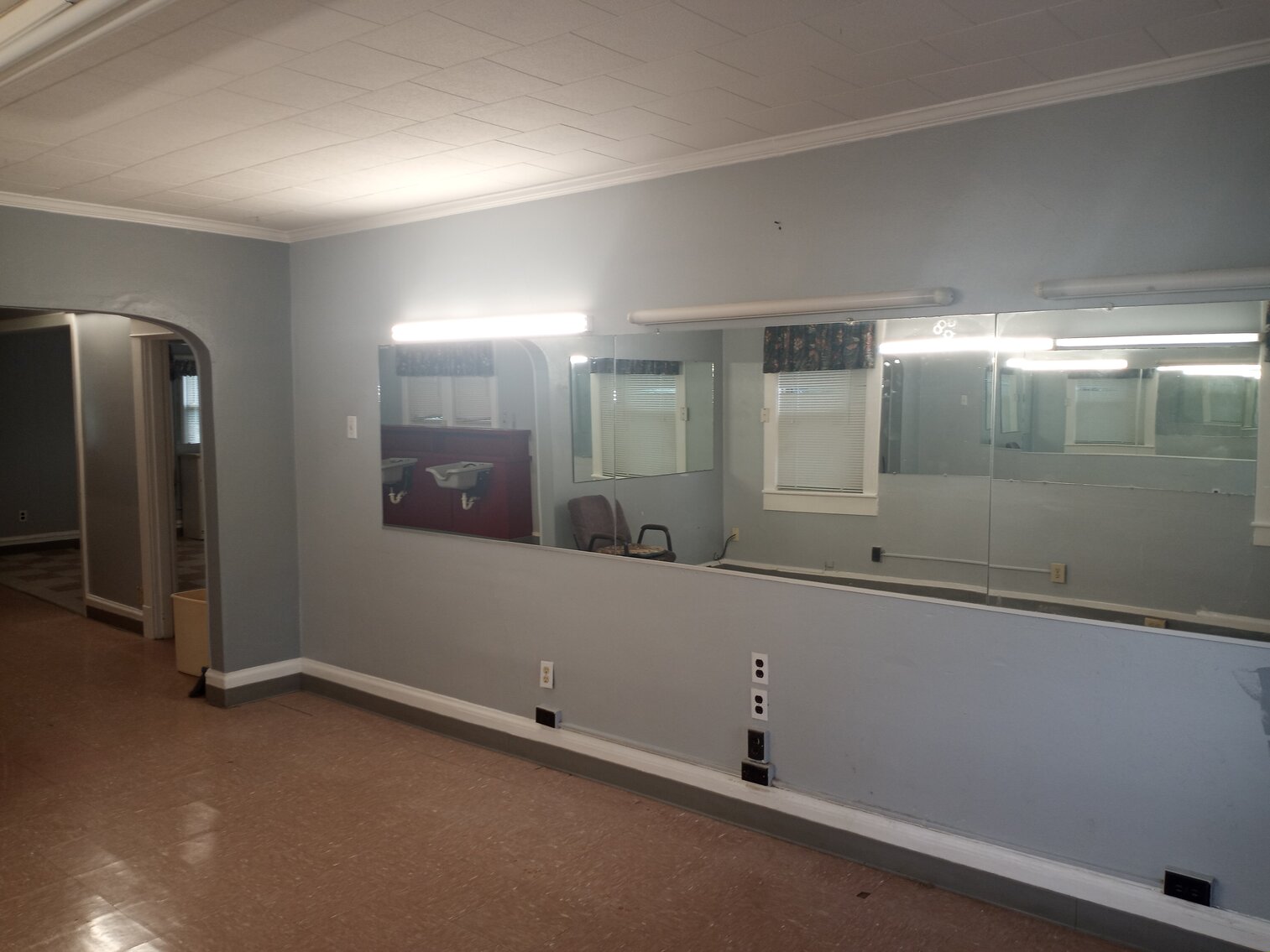 Image for Commercial Investment Opportunity. Former Nail and Hair Salon