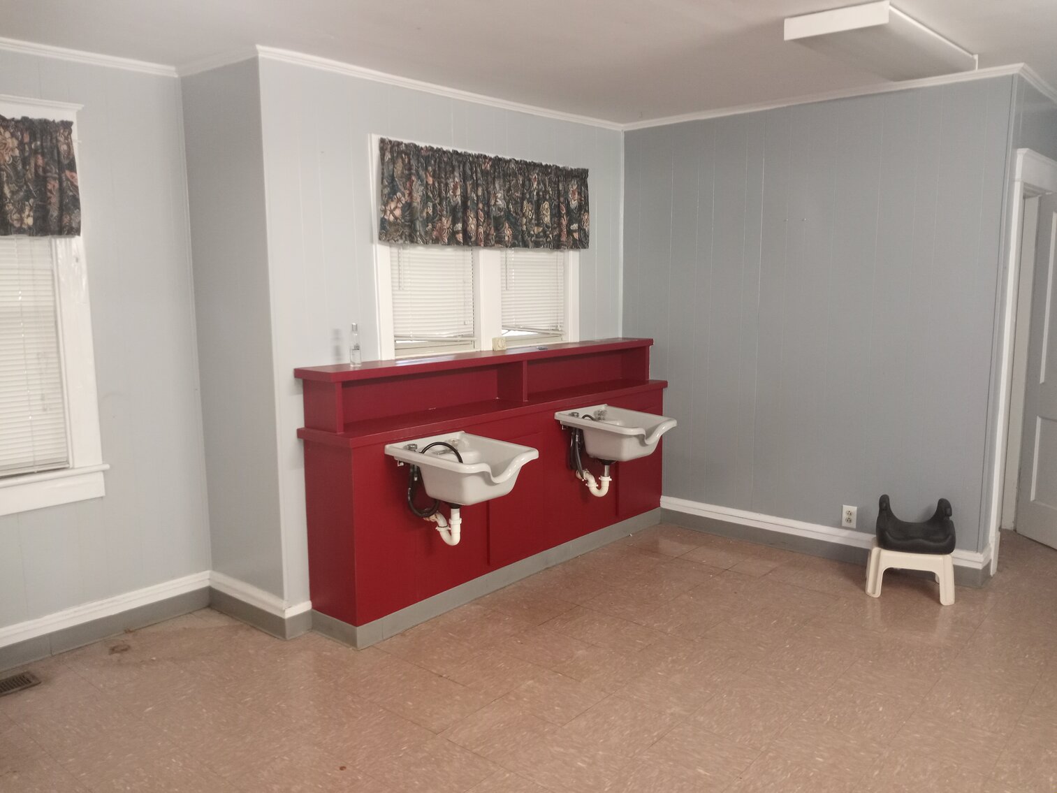 Image for Commercial Investment Opportunity. Former Nail and Hair Salon