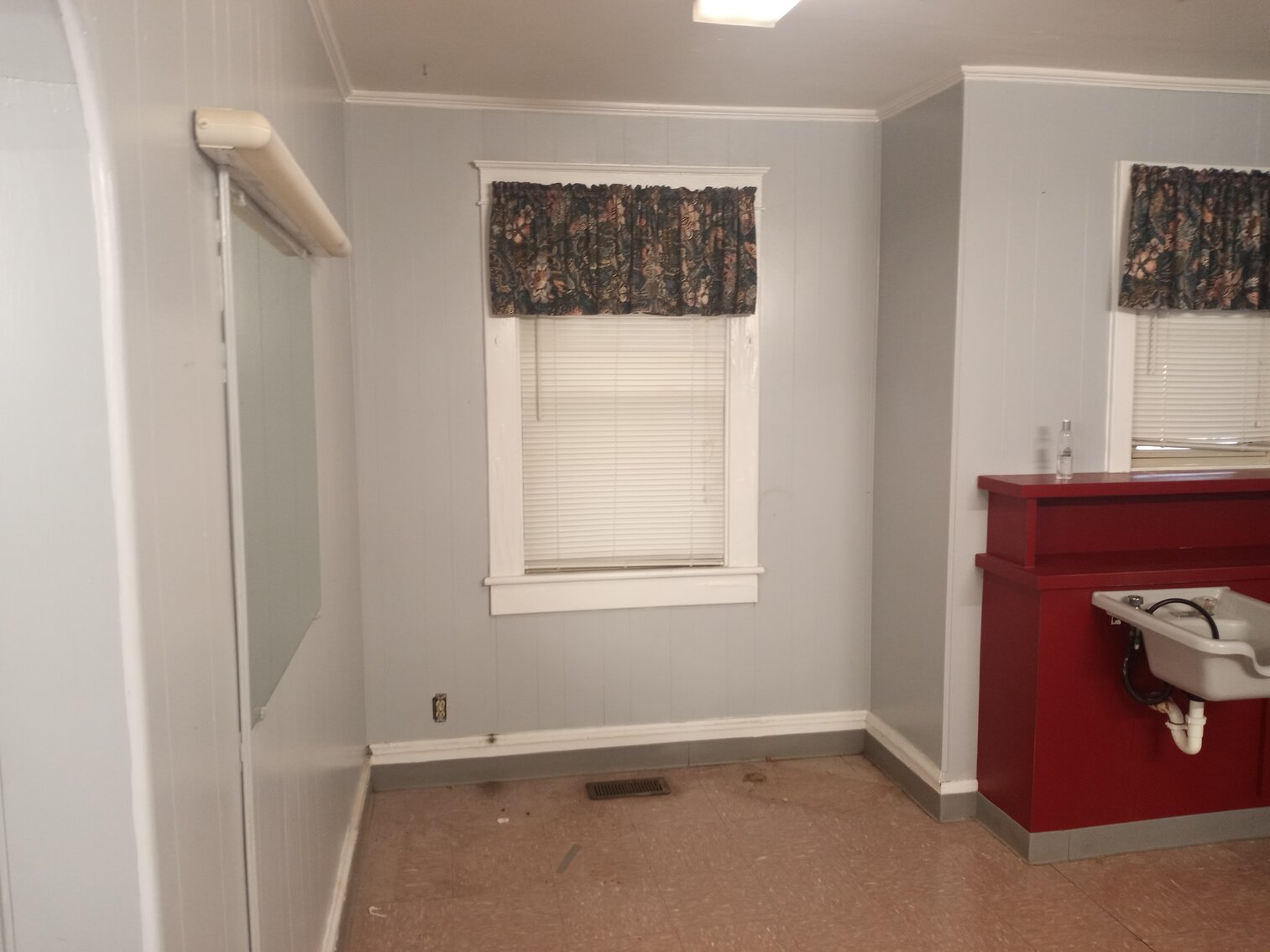 Image for Commercial Investment Opportunity. Former Nail and Hair Salon