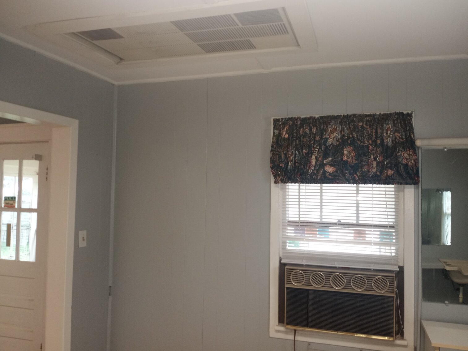 Image for Commercial Investment Opportunity. Former Nail and Hair Salon