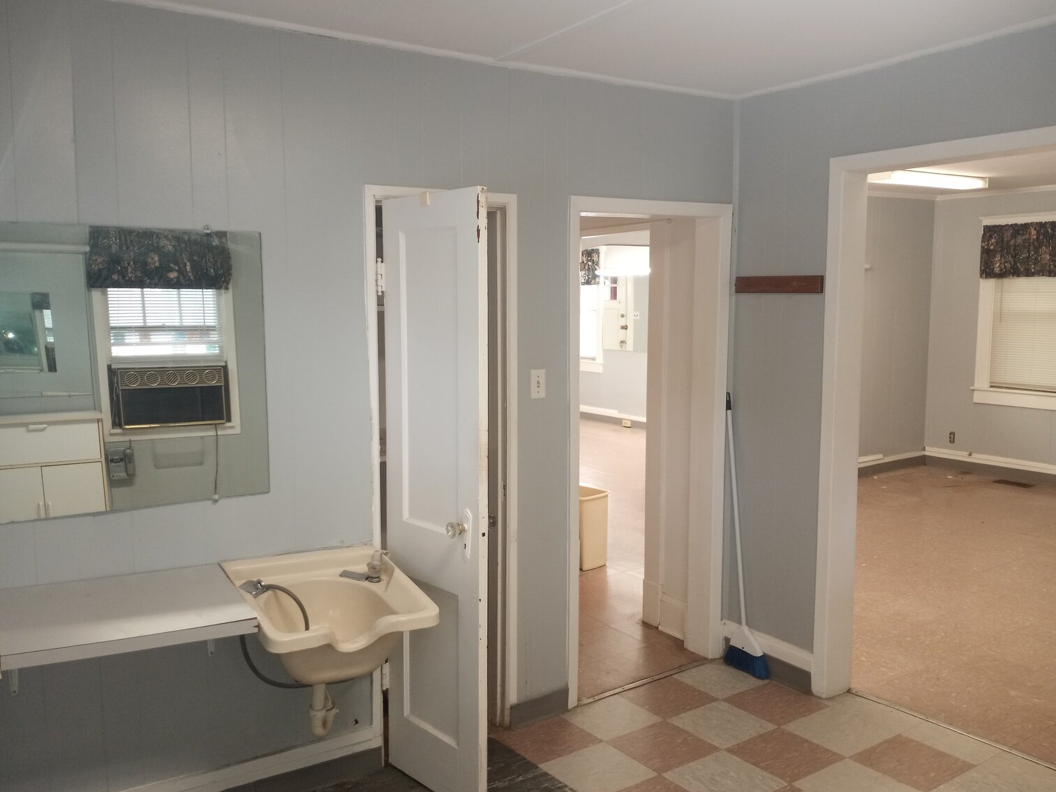 Image for Commercial Investment Opportunity. Former Nail and Hair Salon