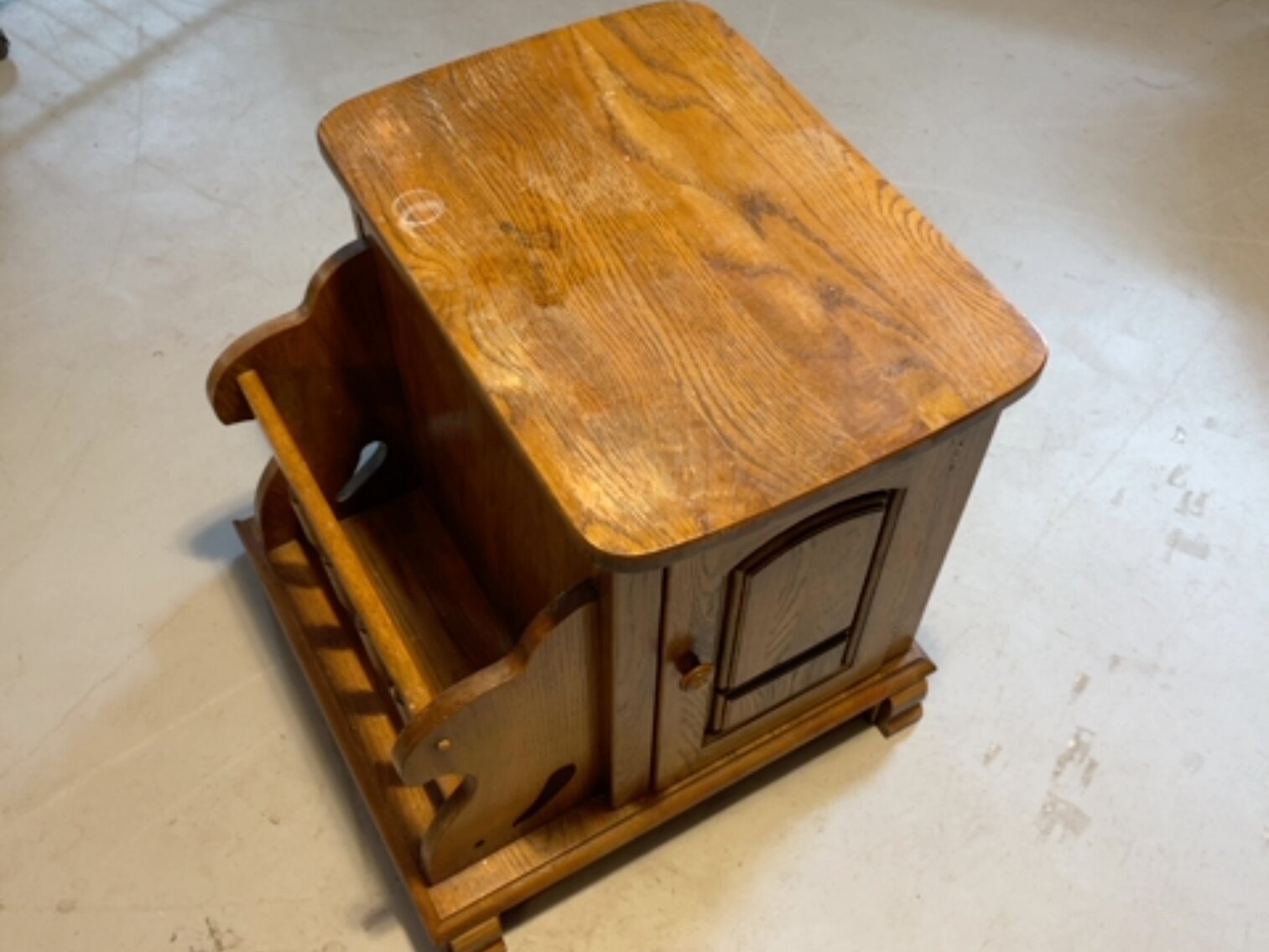End Table With Magazine Rack