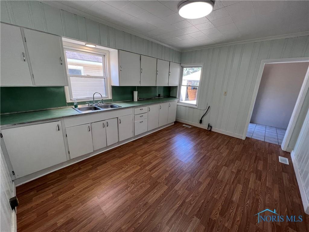 Image for MINIMUM BID AUCTION $39,000! 2039 Autokee St