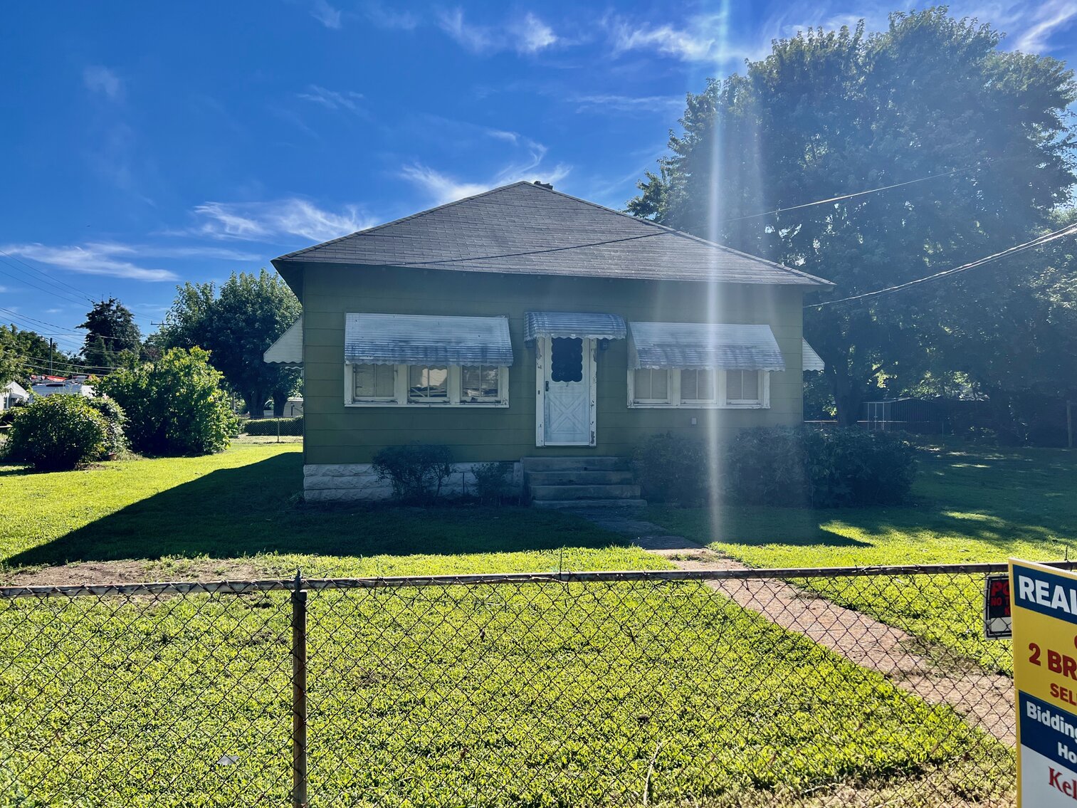 Image for 2 BR/1 BA Home on 3 Lots Only Blocks From The Potomac River--SELLS to the HIGHEST BIDDER via ONLINE ONLY BIDDING!!