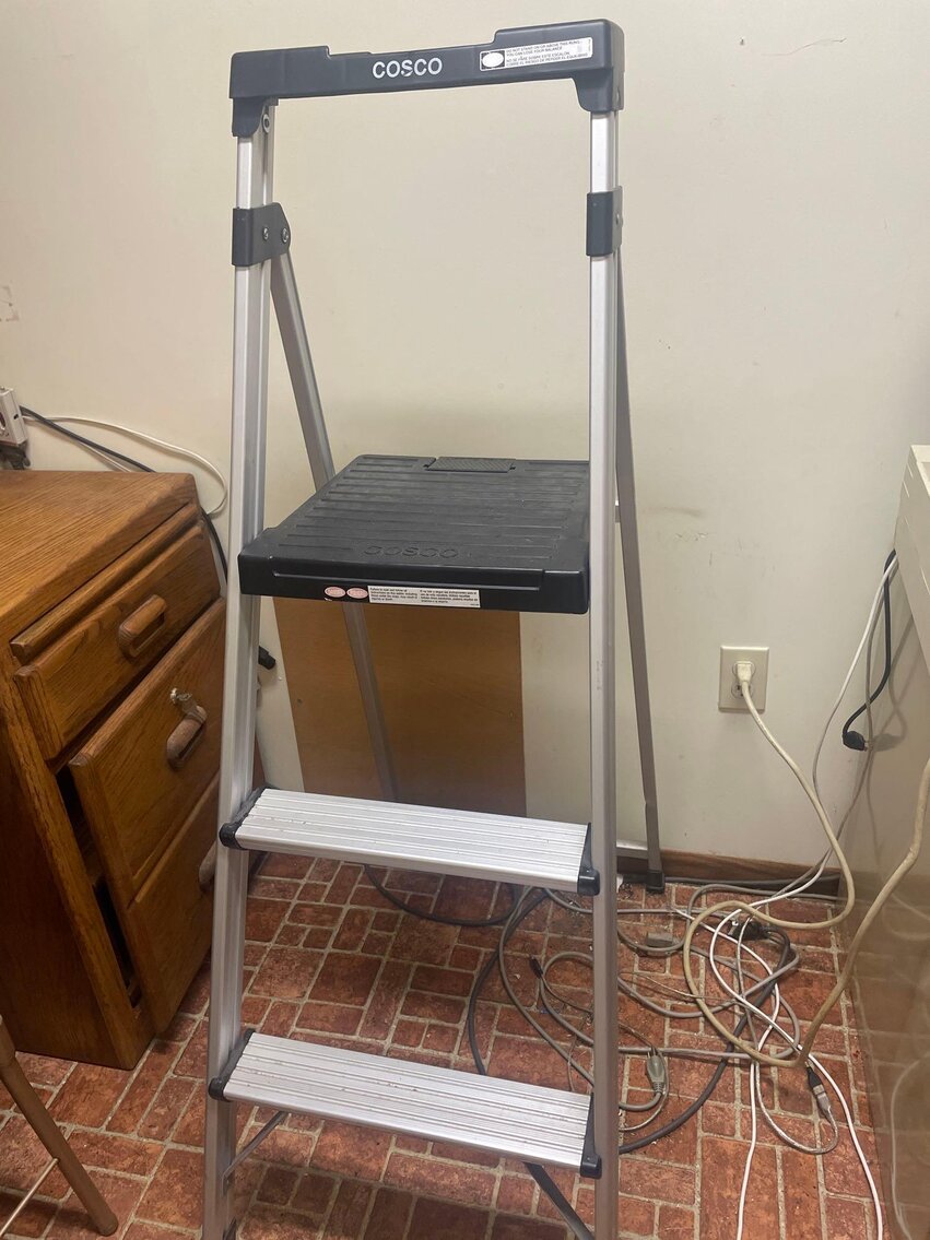 Image for John Deere Mower, UTV, Knives, Ammo, Antiques, Tools, Fishing, Collectibles, Glass, Household, Furniture (Bays)