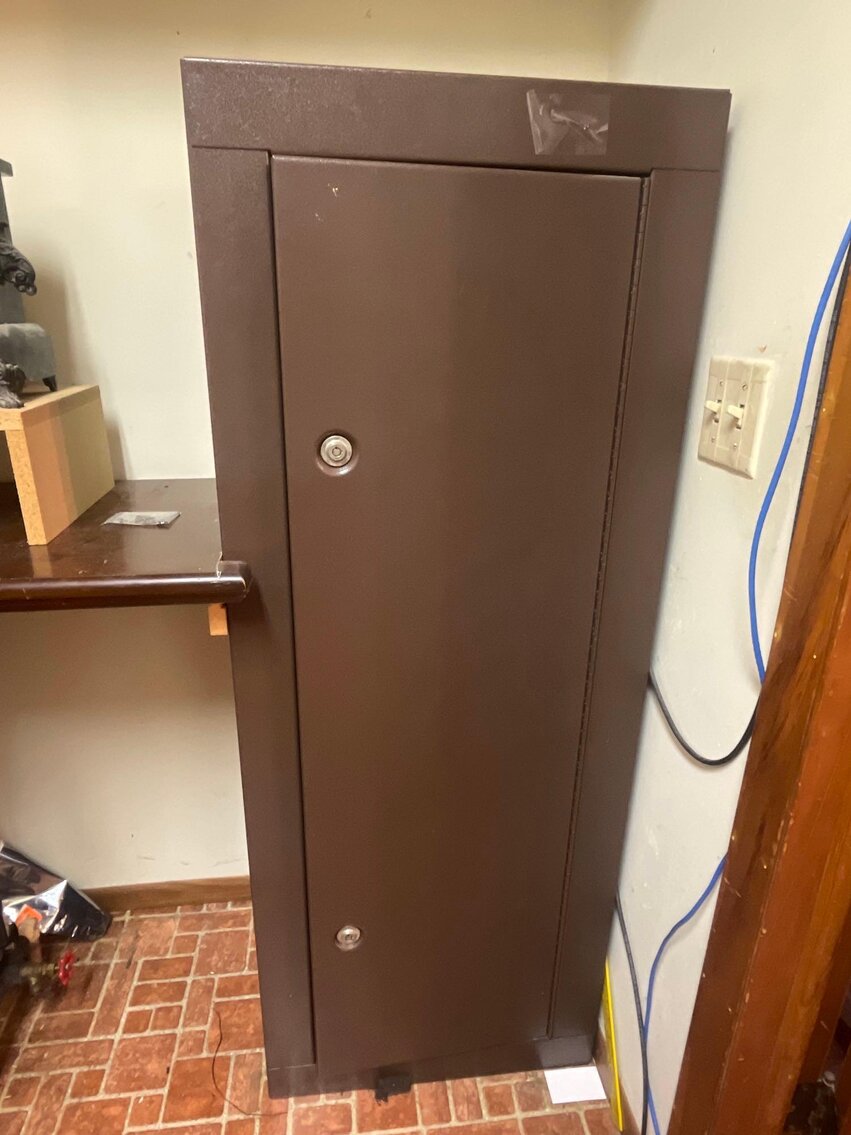 Image for John Deere Mower, UTV, Knives, Ammo, Antiques, Tools, Fishing, Collectibles, Glass, Household, Furniture (Bays)