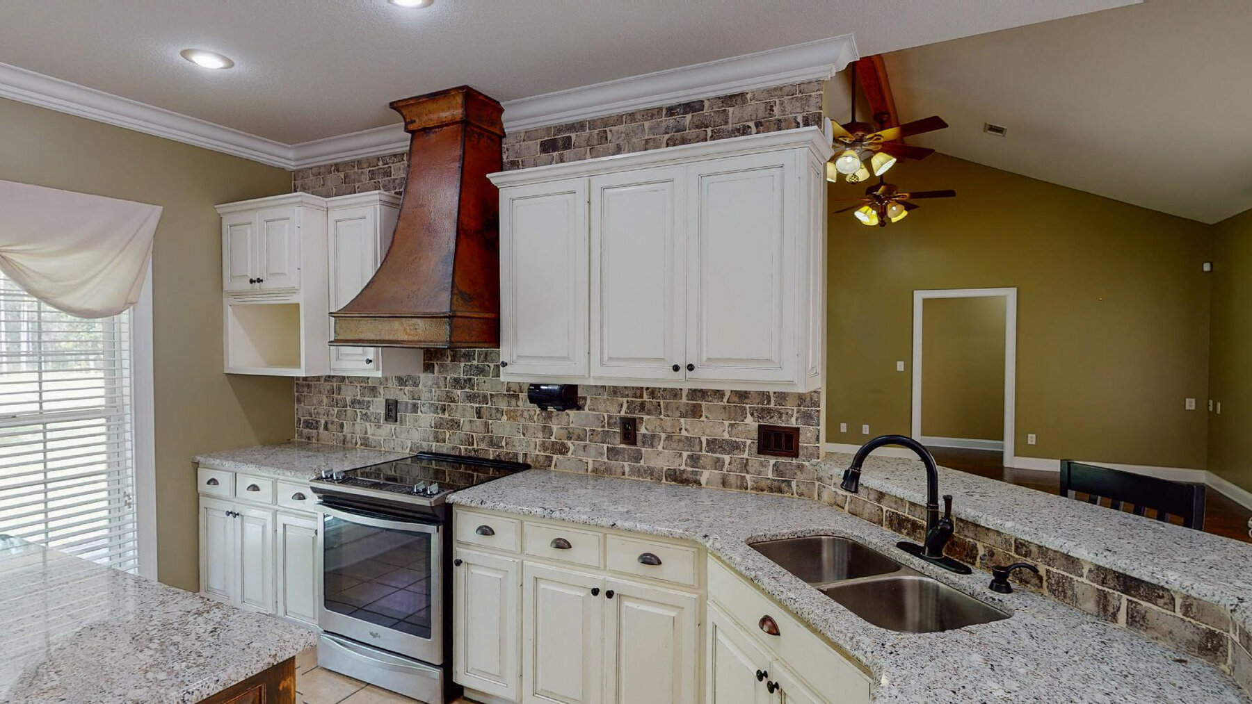 Image for Country Living in South Lowndes County: Home on 36.99 +/- Acres