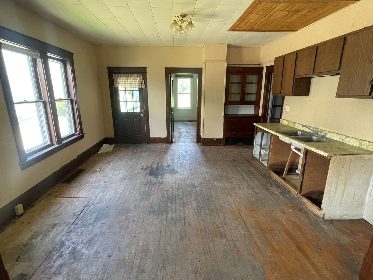 Image for CASH ONLY Real Estate Located at 19 5th Street Clintonville