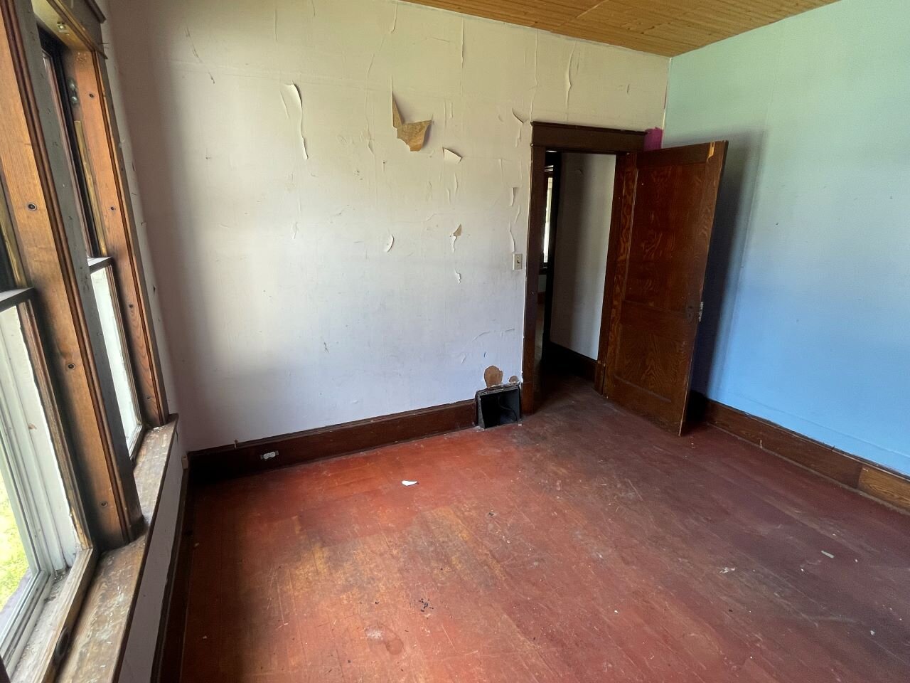 Image for CASH ONLY Real Estate Located at 19 5th Street Clintonville