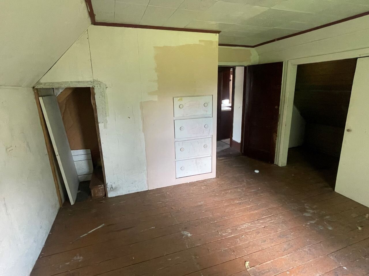 Image for CASH ONLY Real Estate Located at 19 5th Street Clintonville