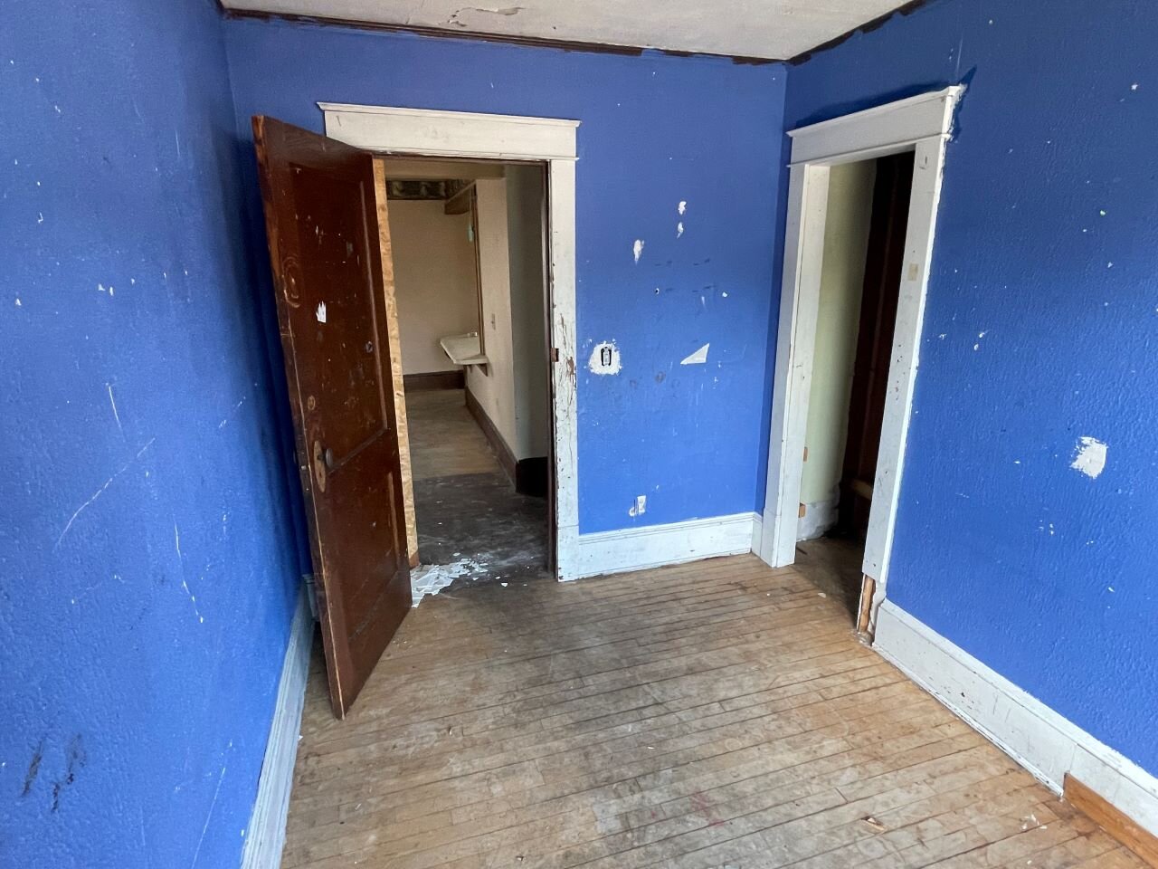 Image for CASH ONLY Real Estate Located at 19 5th Street Clintonville