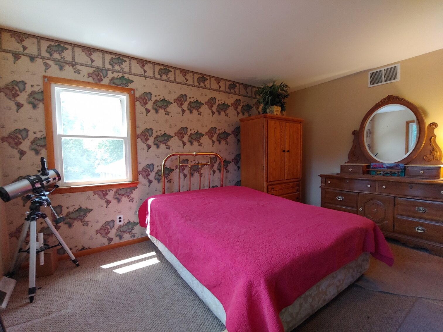 Image for 3 BR BRICK & VINYL SIDED SPLIT LEVEL HOME ON 0.57+/- AC W/ 18’ X 40’ INGROUND POOL; SALTWATER & FRESHWATER FISHING GEAR, 80+ HEAVY DUTY RODS & REELS, COLLECTIBLES, MEMORABILIA, FURNITURE & HOUSEHOLD ITEMS