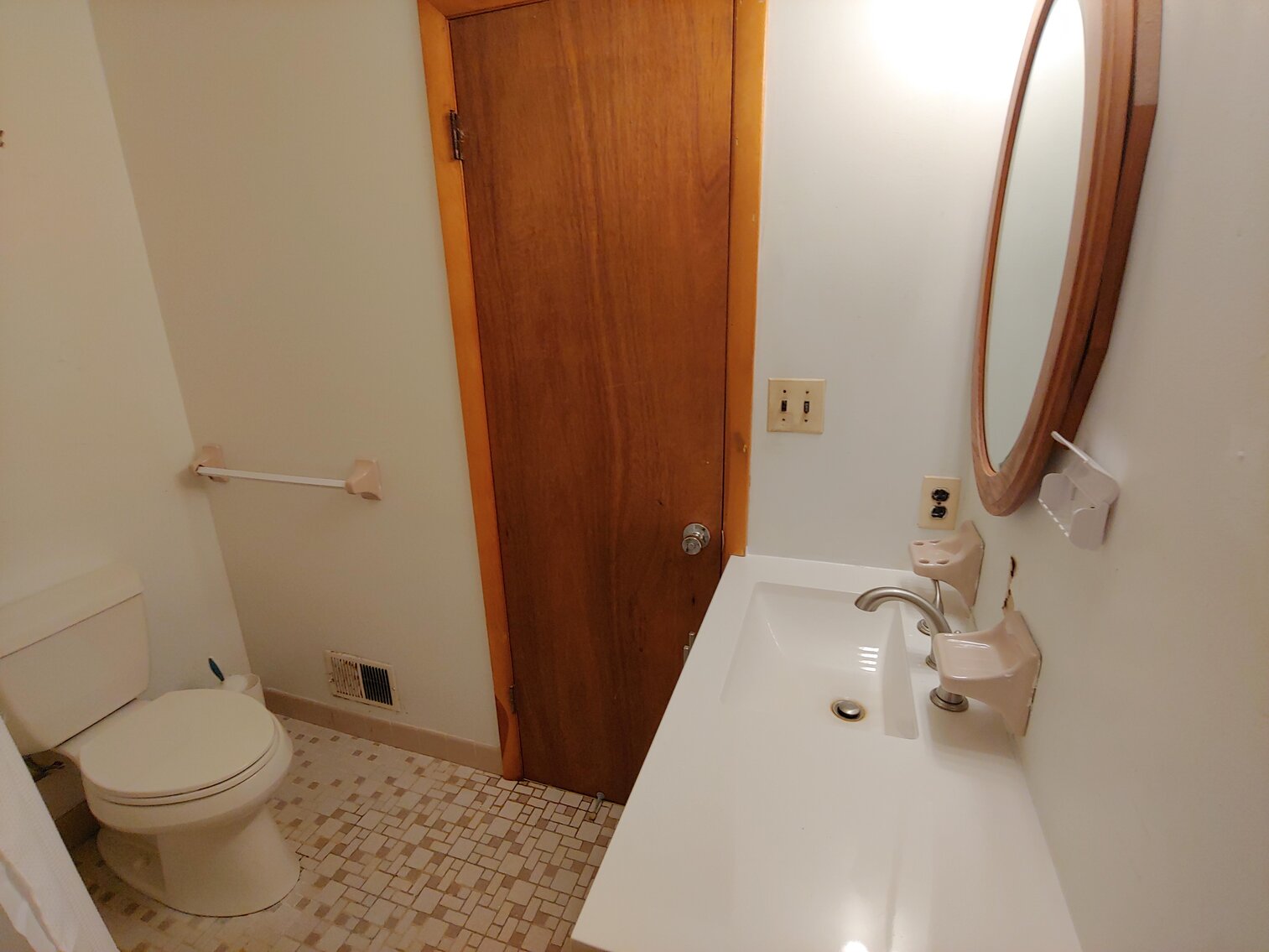 Image for 3 BR BRICK & VINYL SIDED SPLIT LEVEL HOME ON 0.57+/- AC W/ 18’ X 40’ INGROUND POOL; SALTWATER & FRESHWATER FISHING GEAR, 80+ HEAVY DUTY RODS & REELS, COLLECTIBLES, MEMORABILIA, FURNITURE & HOUSEHOLD ITEMS