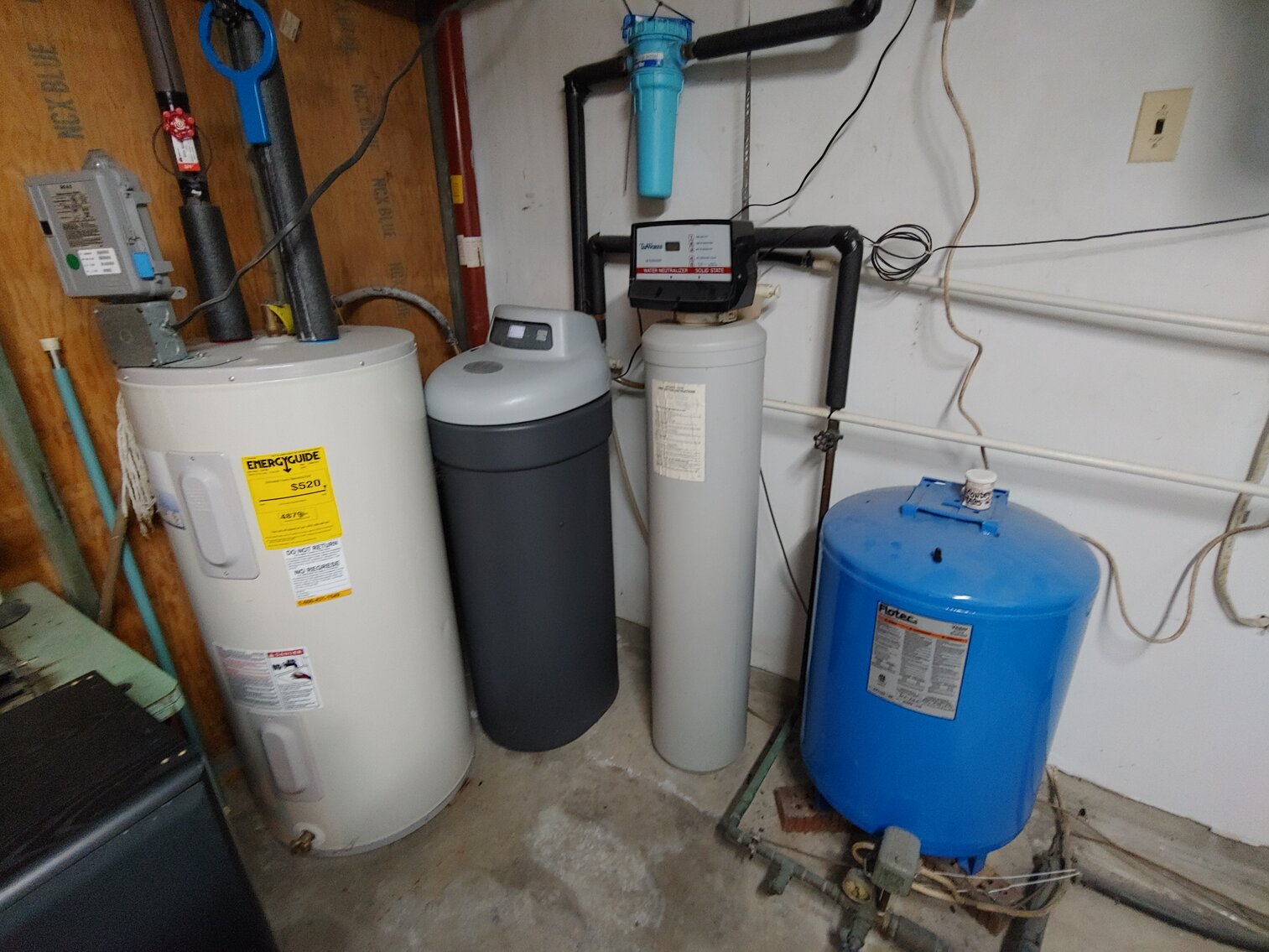 Image for 3 BR BRICK & VINYL SIDED SPLIT LEVEL HOME ON 0.57+/- AC W/ 18’ X 40’ INGROUND POOL; SALTWATER & FRESHWATER FISHING GEAR, 80+ HEAVY DUTY RODS & REELS, COLLECTIBLES, MEMORABILIA, FURNITURE & HOUSEHOLD ITEMS