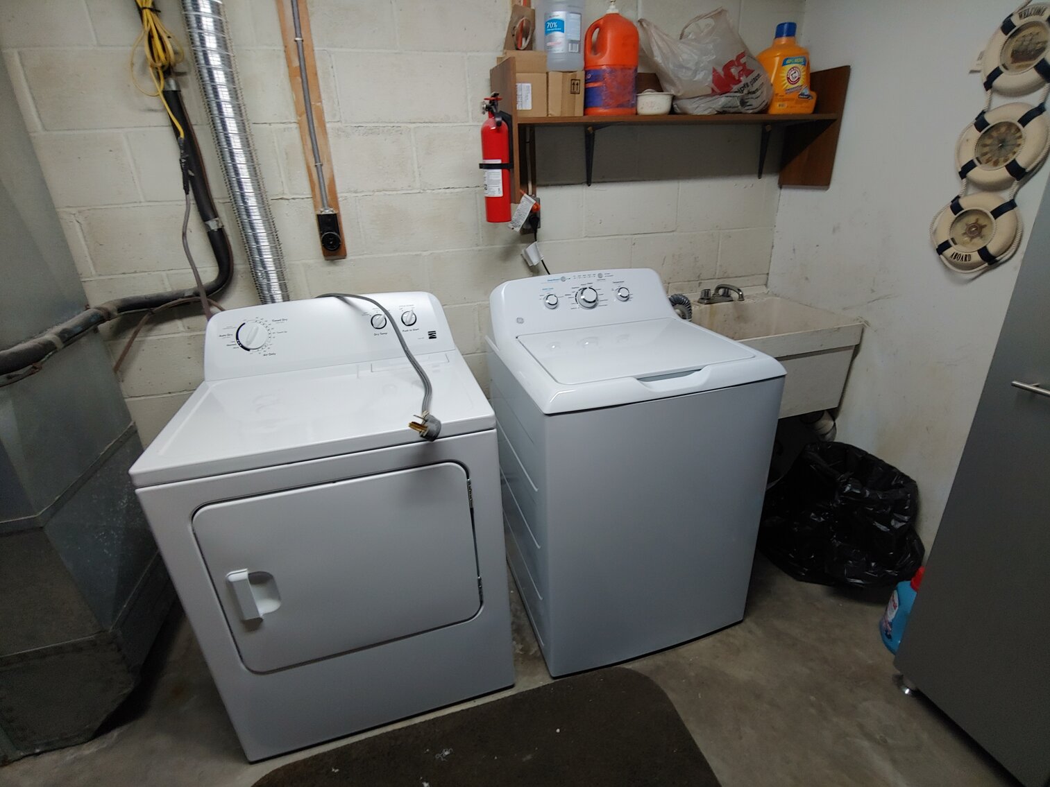 Image for 3 BR BRICK & VINYL SIDED SPLIT LEVEL HOME ON 0.57+/- AC W/ 18’ X 40’ INGROUND POOL; SALTWATER & FRESHWATER FISHING GEAR, 80+ HEAVY DUTY RODS & REELS, COLLECTIBLES, MEMORABILIA, FURNITURE & HOUSEHOLD ITEMS