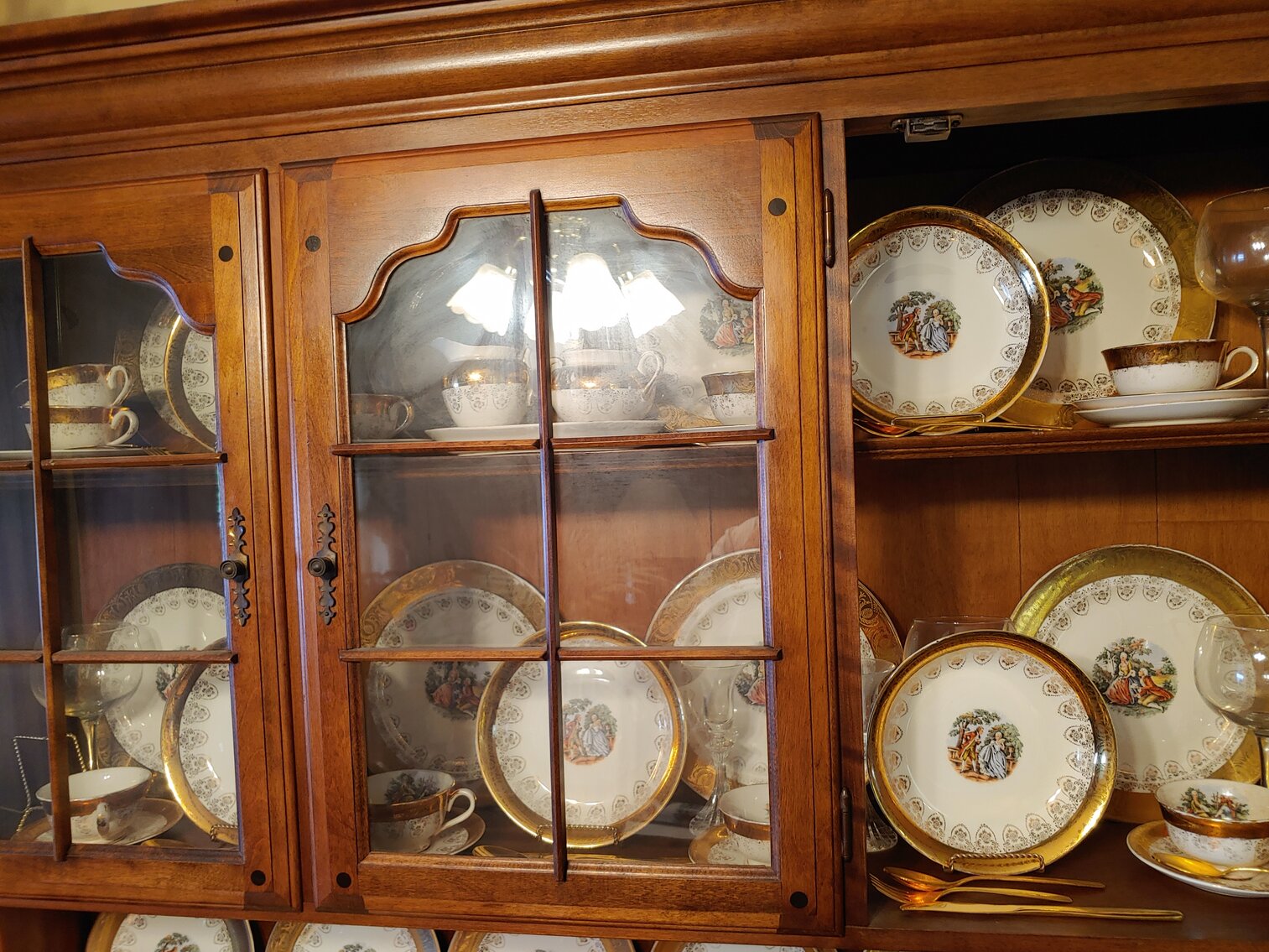 Image for 3 BR BRICK & VINYL SIDED SPLIT LEVEL HOME ON 0.57+/- AC W/ 18’ X 40’ INGROUND POOL; SALTWATER & FRESHWATER FISHING GEAR, 80+ HEAVY DUTY RODS & REELS, COLLECTIBLES, MEMORABILIA, FURNITURE & HOUSEHOLD ITEMS