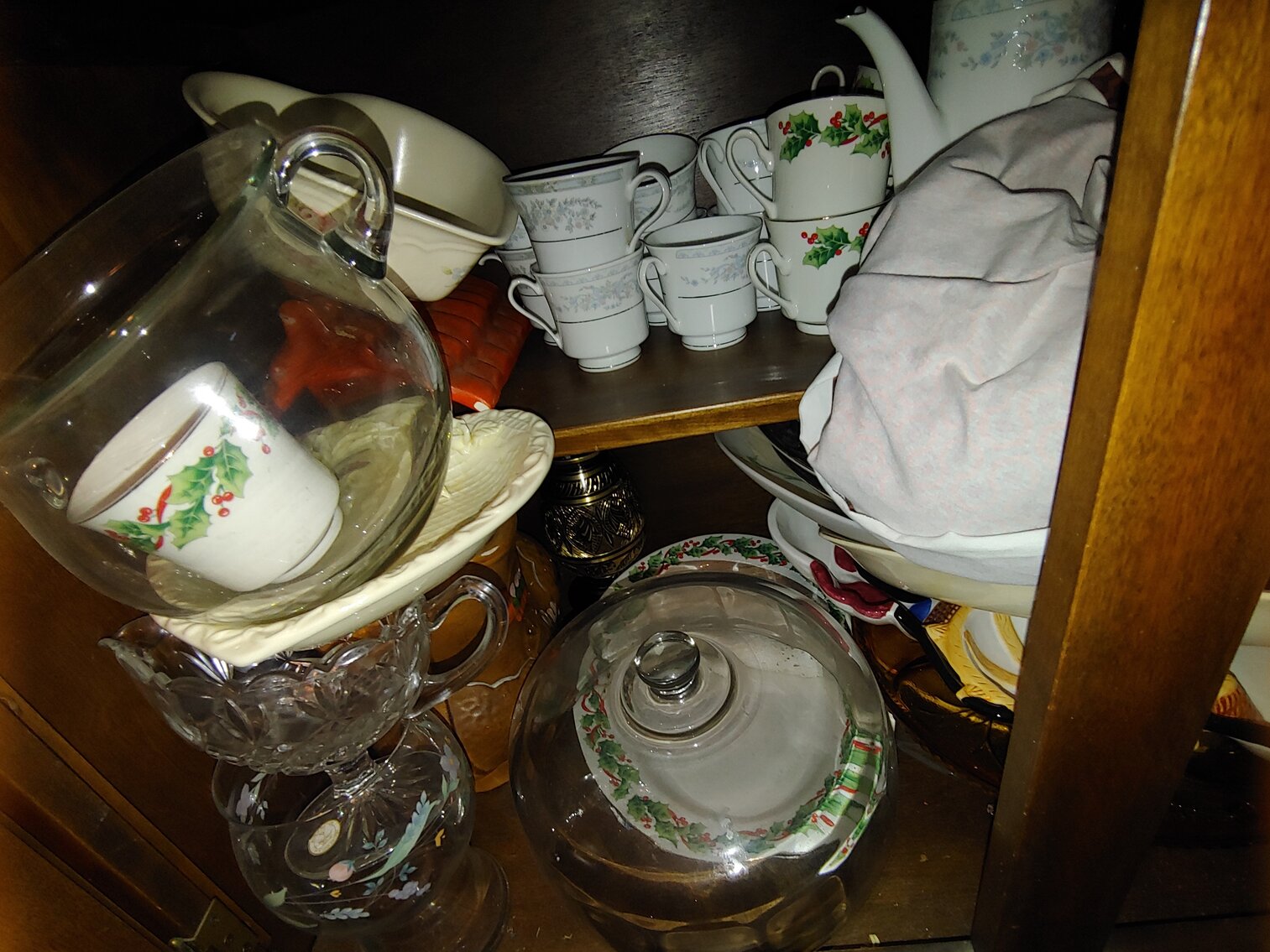 Image for 3 BR BRICK & VINYL SIDED SPLIT LEVEL HOME ON 0.57+/- AC W/ 18’ X 40’ INGROUND POOL; SALTWATER & FRESHWATER FISHING GEAR, 80+ HEAVY DUTY RODS & REELS, COLLECTIBLES, MEMORABILIA, FURNITURE & HOUSEHOLD ITEMS