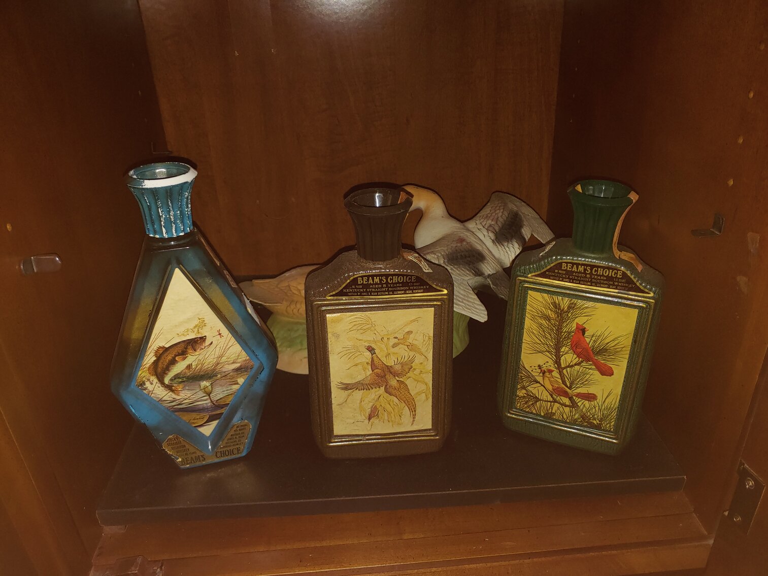 Image for 3 BR BRICK & VINYL SIDED SPLIT LEVEL HOME ON 0.57+/- AC W/ 18’ X 40’ INGROUND POOL; SALTWATER & FRESHWATER FISHING GEAR, 80+ HEAVY DUTY RODS & REELS, COLLECTIBLES, MEMORABILIA, FURNITURE & HOUSEHOLD ITEMS