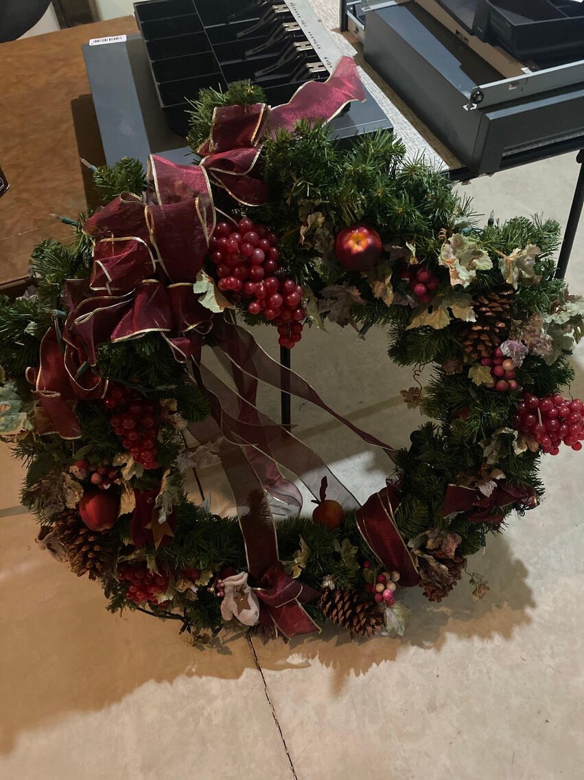 Image for Ford Edge, Electronics, Furniture, Home Decor, Outdoor Items, Tools/Auto Items, Comic Books (Weckerly)