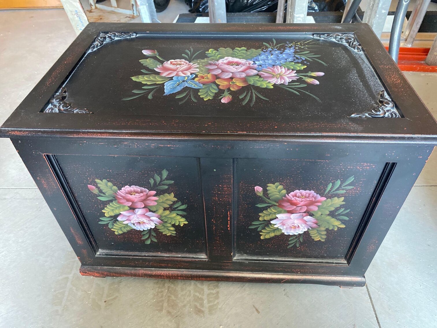 Image for Ford Edge, Electronics, Furniture, Home Decor, Outdoor Items, Tools/Auto Items, Comic Books (Weckerly)