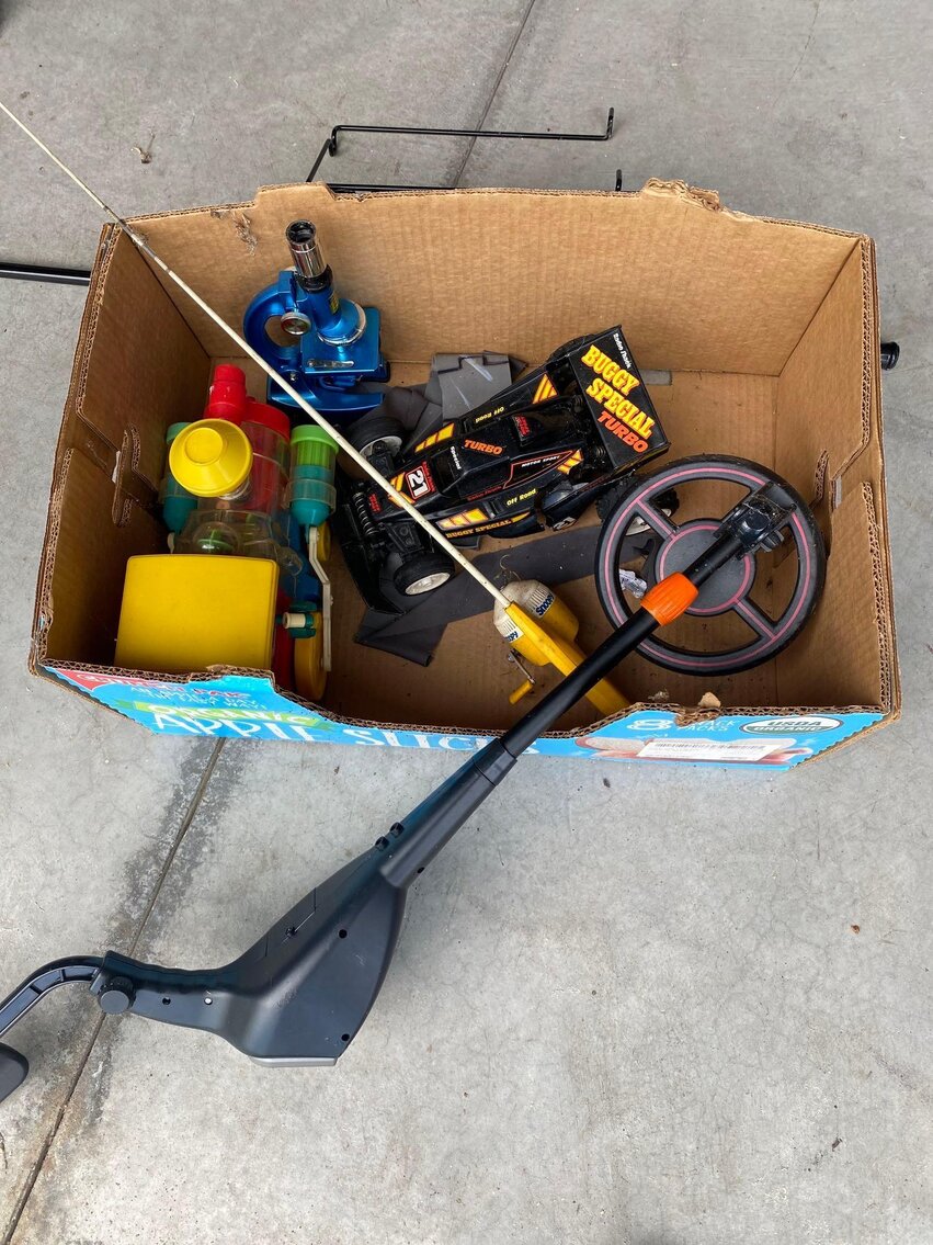 Image for Ford Edge, Electronics, Furniture, Home Decor, Outdoor Items, Tools/Auto Items, Comic Books (Weckerly)