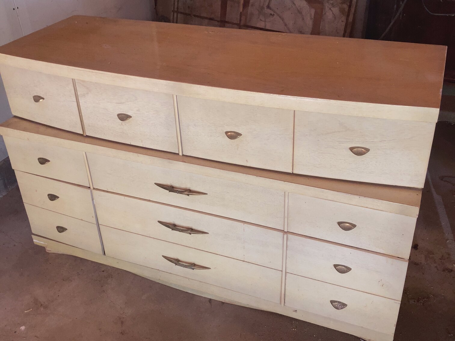 Dresser 