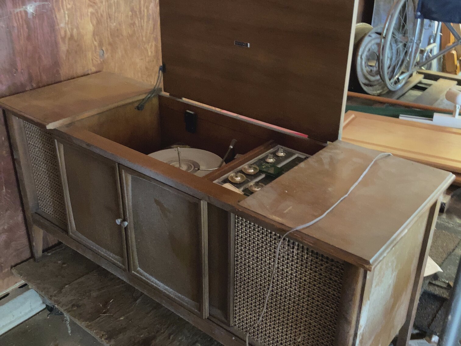 Zenith Vintage Record Player