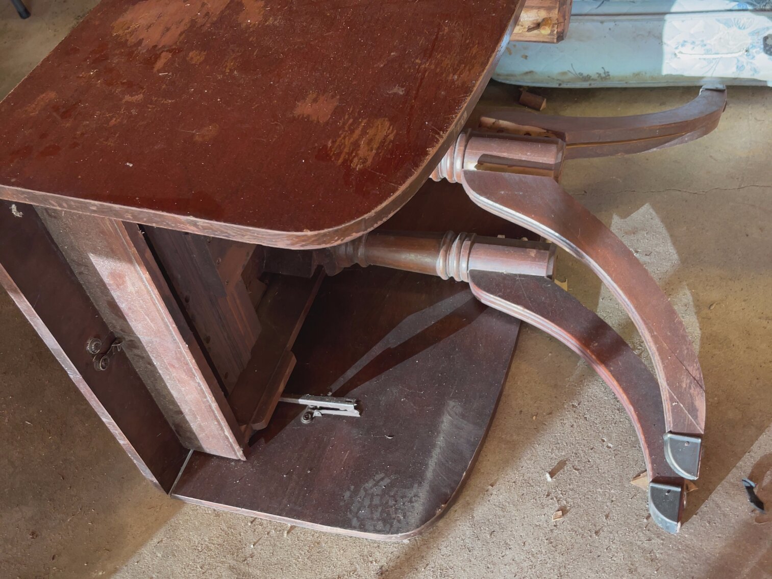 Drop Leaf Table -Needs Work