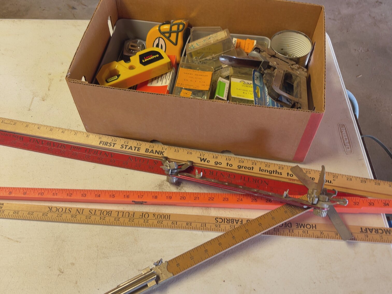 Screws and Yardsticks