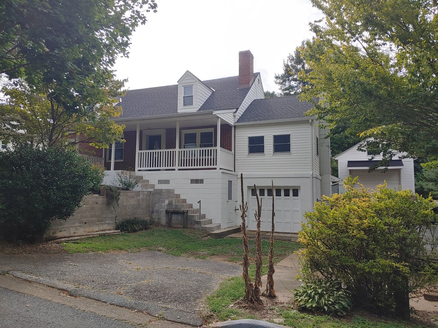 Image for 4 BR, 3 BA BRICK & VINYL SIDED HOME W/ ATT. GARAGE & DET. COMMERCIAL GARAGE W/ OVERSIZED ENTRANCE DOORS ON 0.48+/- ACRES