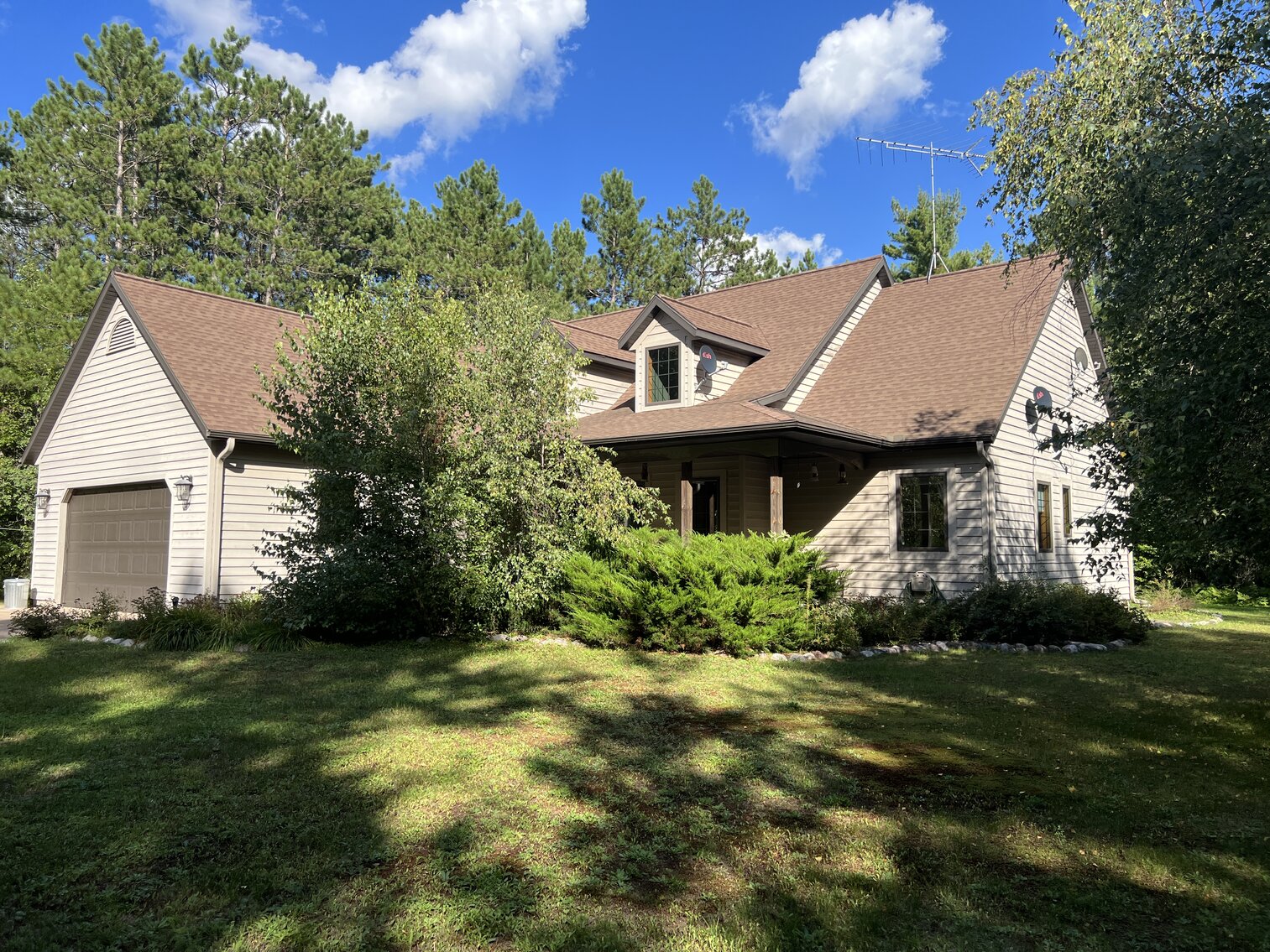 Image for Lac Du Flambeau Real-Estate Auction ** Beautiful Exclusive Home with 8 +/- Acres!