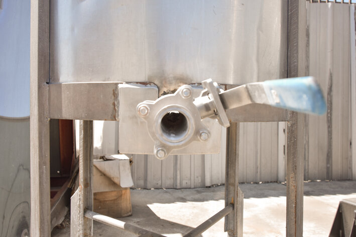 Image for MJK1153 122 Gallon Mixing Tank With Agitator