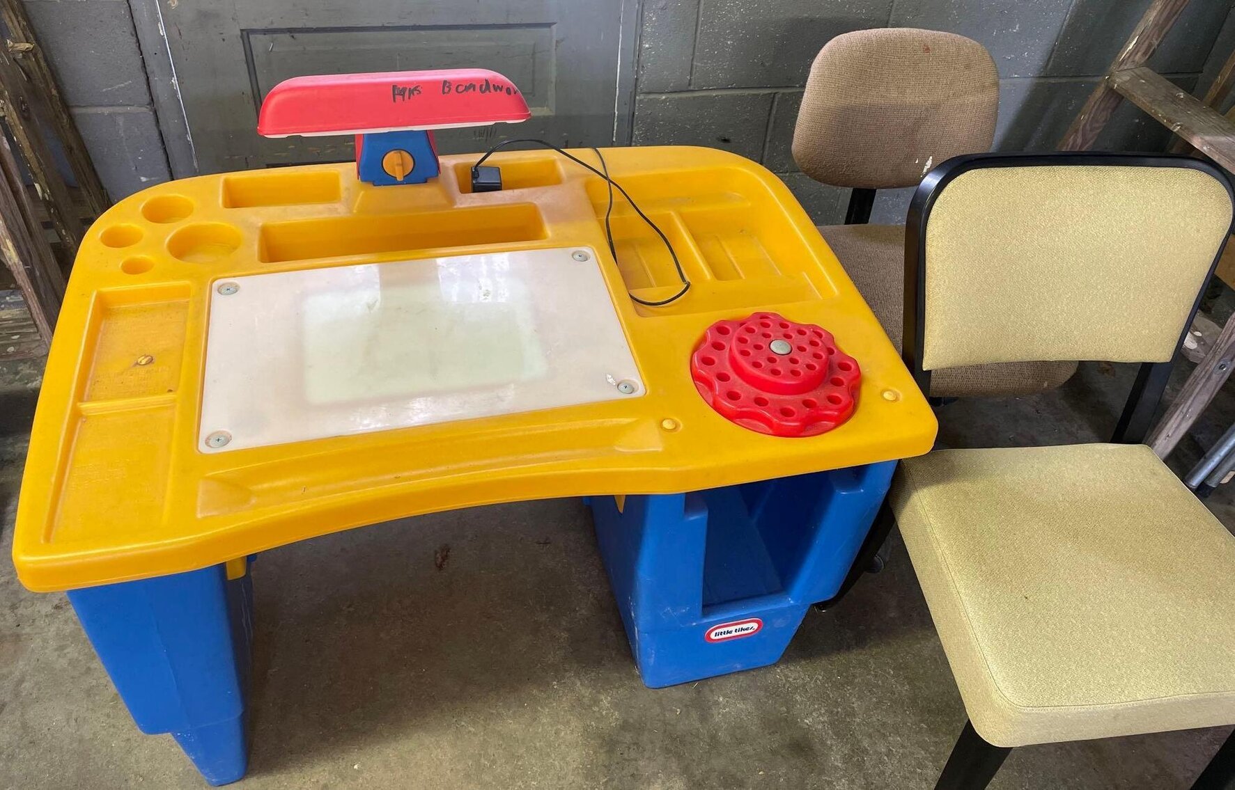 Image for Outdoor Items, Tools, Household, Glass, Lawn Mower, Appliances, Clock Parts/Tools, Toys (Locust)