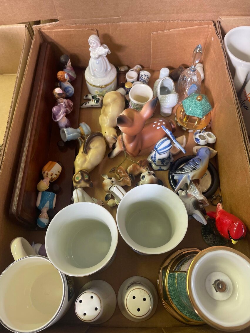 Image for Outdoor Items, Tools, Household, Glass, Lawn Mower, Appliances, Clock Parts/Tools, Toys (Locust)