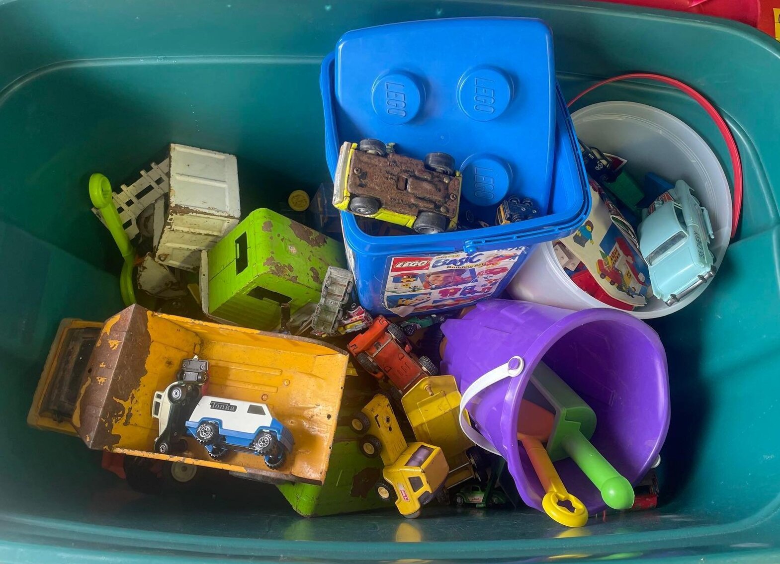 Image for Outdoor Items, Tools, Household, Glass, Lawn Mower, Appliances, Clock Parts/Tools, Toys (Locust)