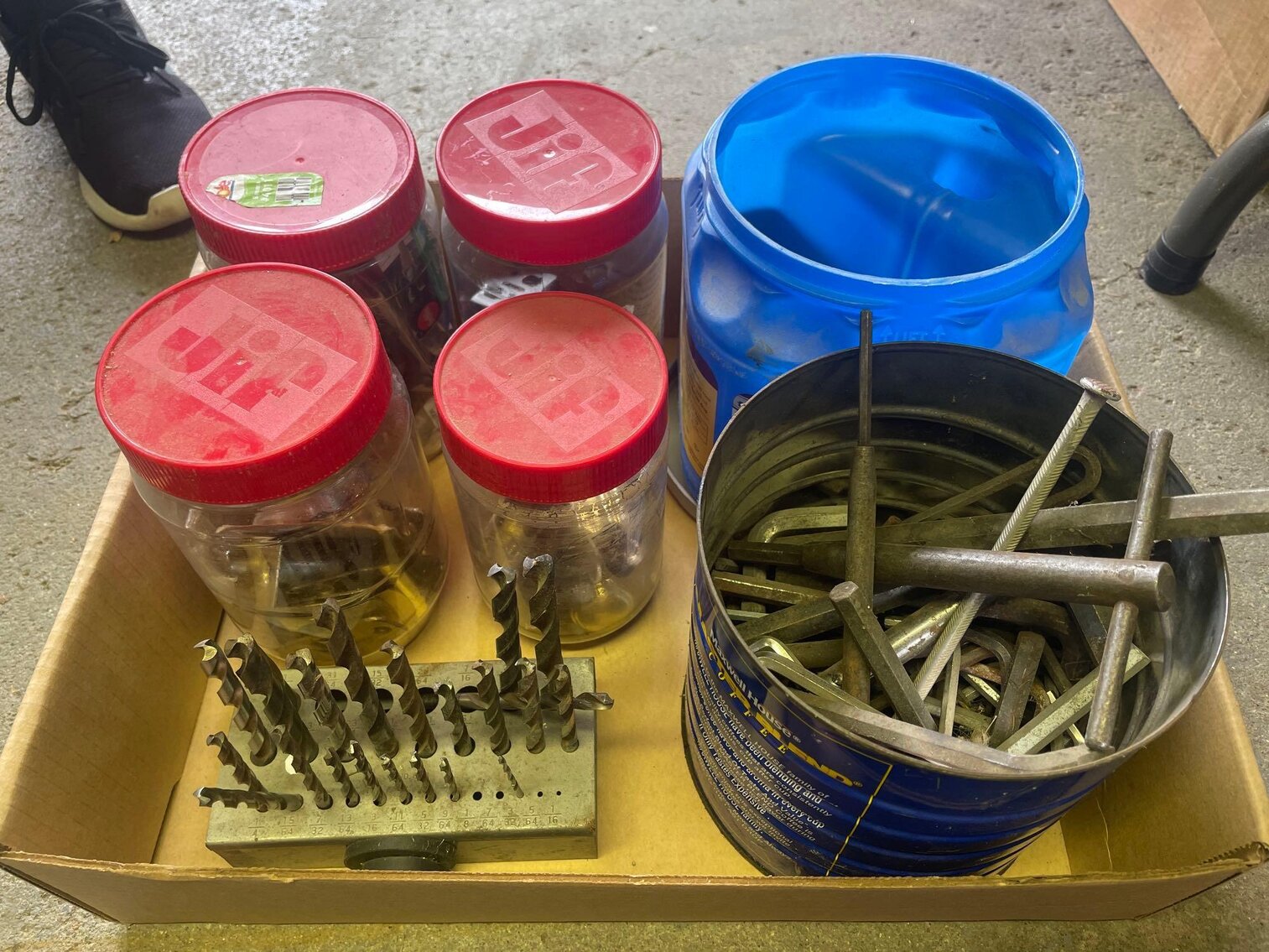 Image for Outdoor Items, Tools, Household, Glass, Lawn Mower, Appliances, Clock Parts/Tools, Toys (Locust)