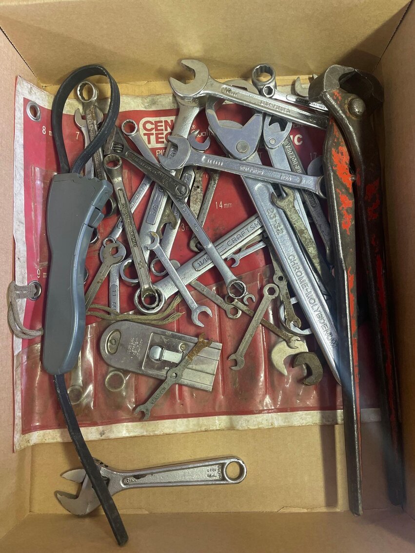 Image for Outdoor Items, Tools, Household, Glass, Lawn Mower, Appliances, Clock Parts/Tools, Toys (Locust)