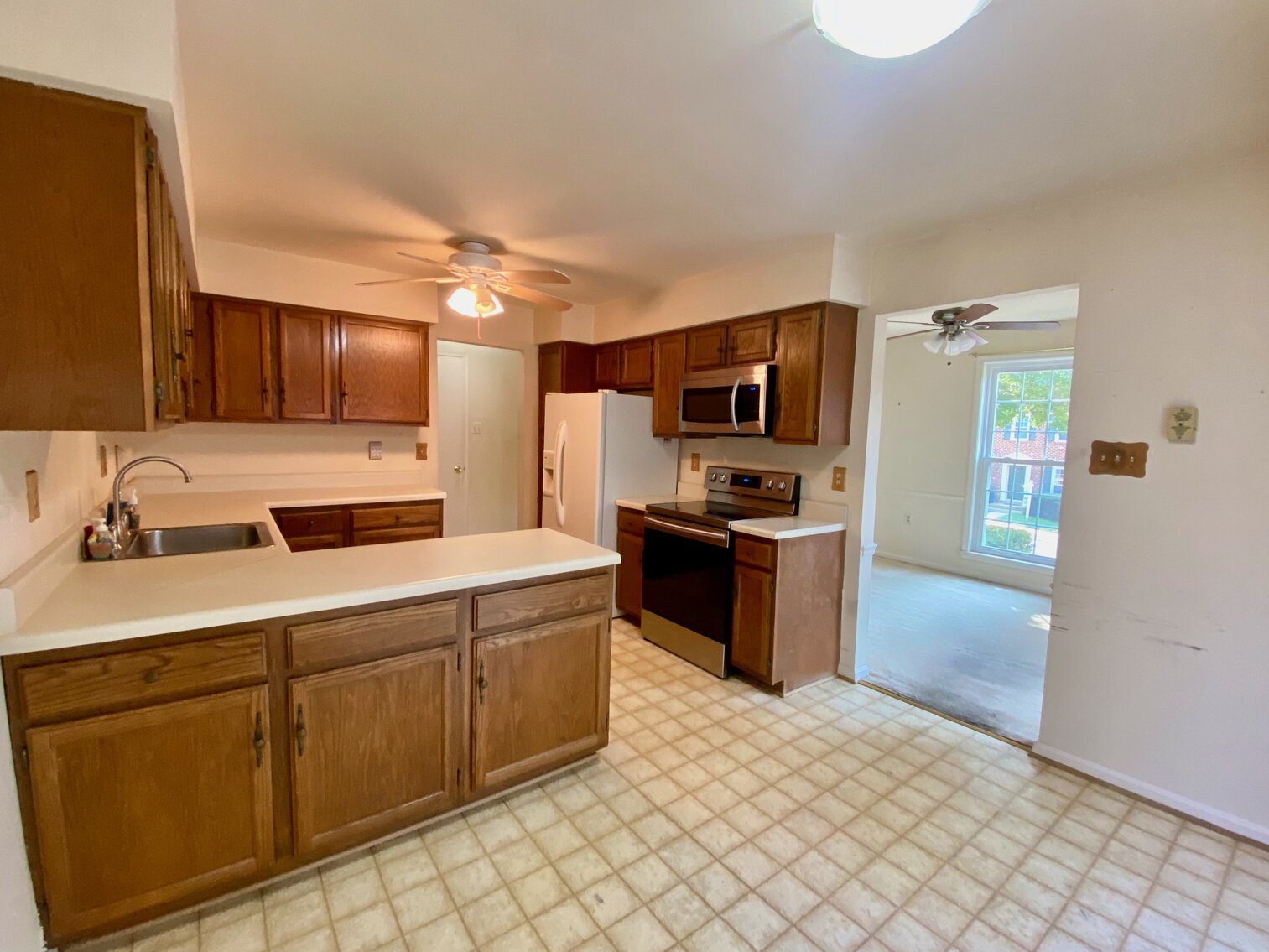 Image for 3 BR/2.5 BA End Unit Townhome Minutes from I-95, 395 & 495 in Fairfax County, VA--SELLING to the HIGHEST BIDDER via ONLINE ONLY BIDDING!!